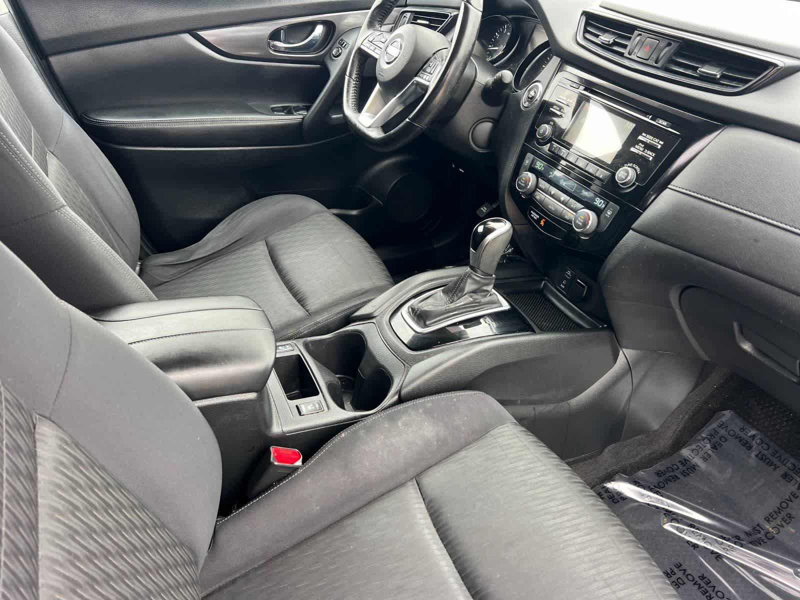 Thumbnail: 2017 Nissan Rogue - 17