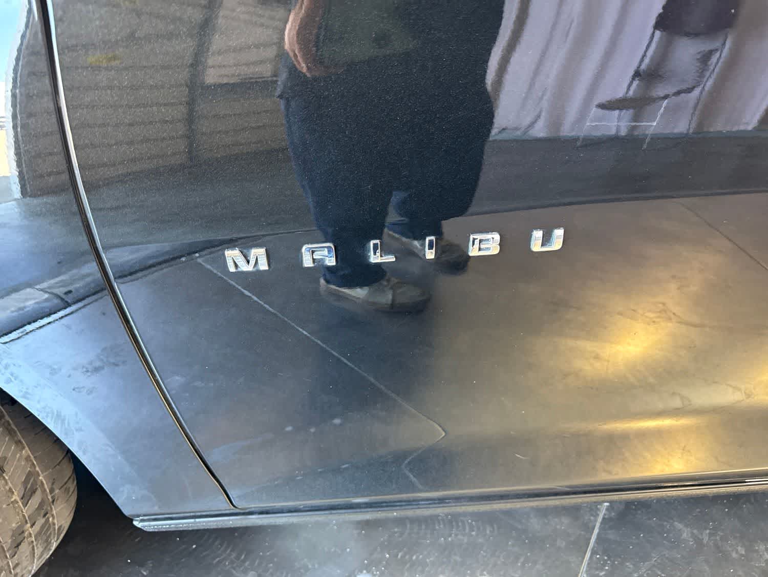 2021 Chevrolet Malibu LT photo 3
