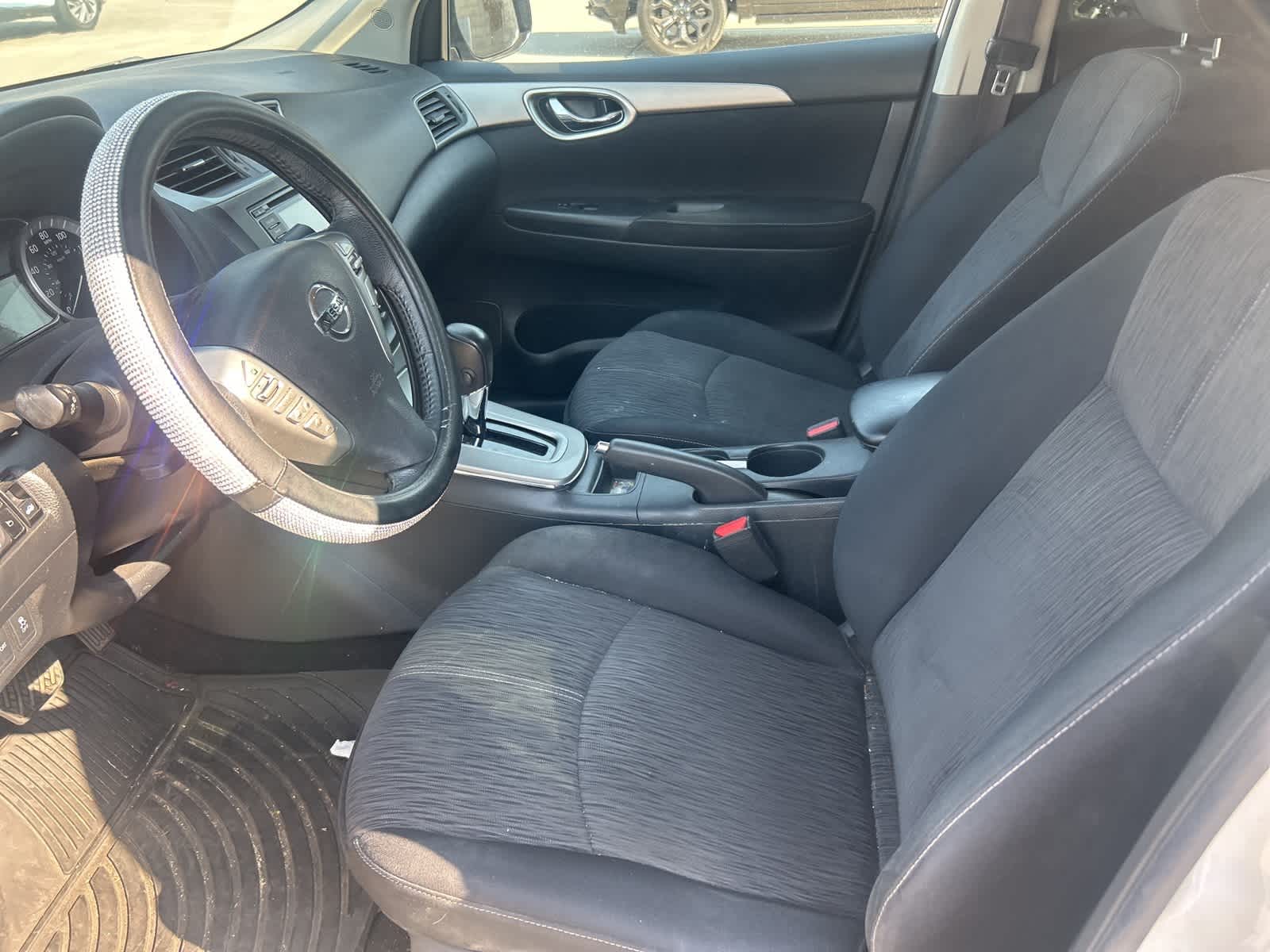 Thumbnail: 2015 Nissan Sentra - 24