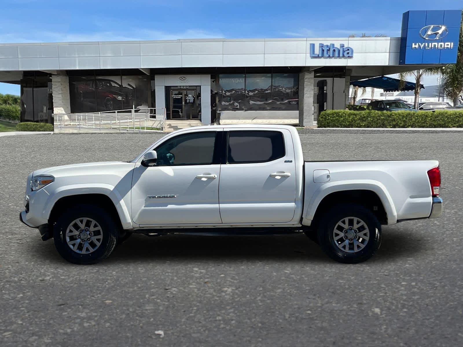 Thumbnail: 2017 Toyota Tacoma - 5