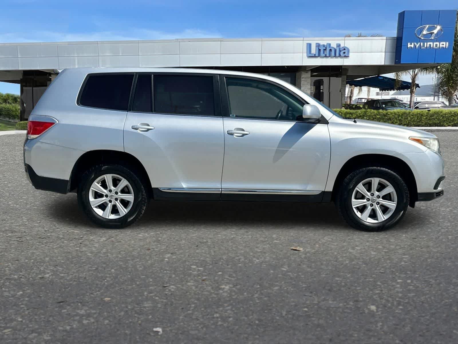 Thumbnail: 2012 Toyota Highlander - 9