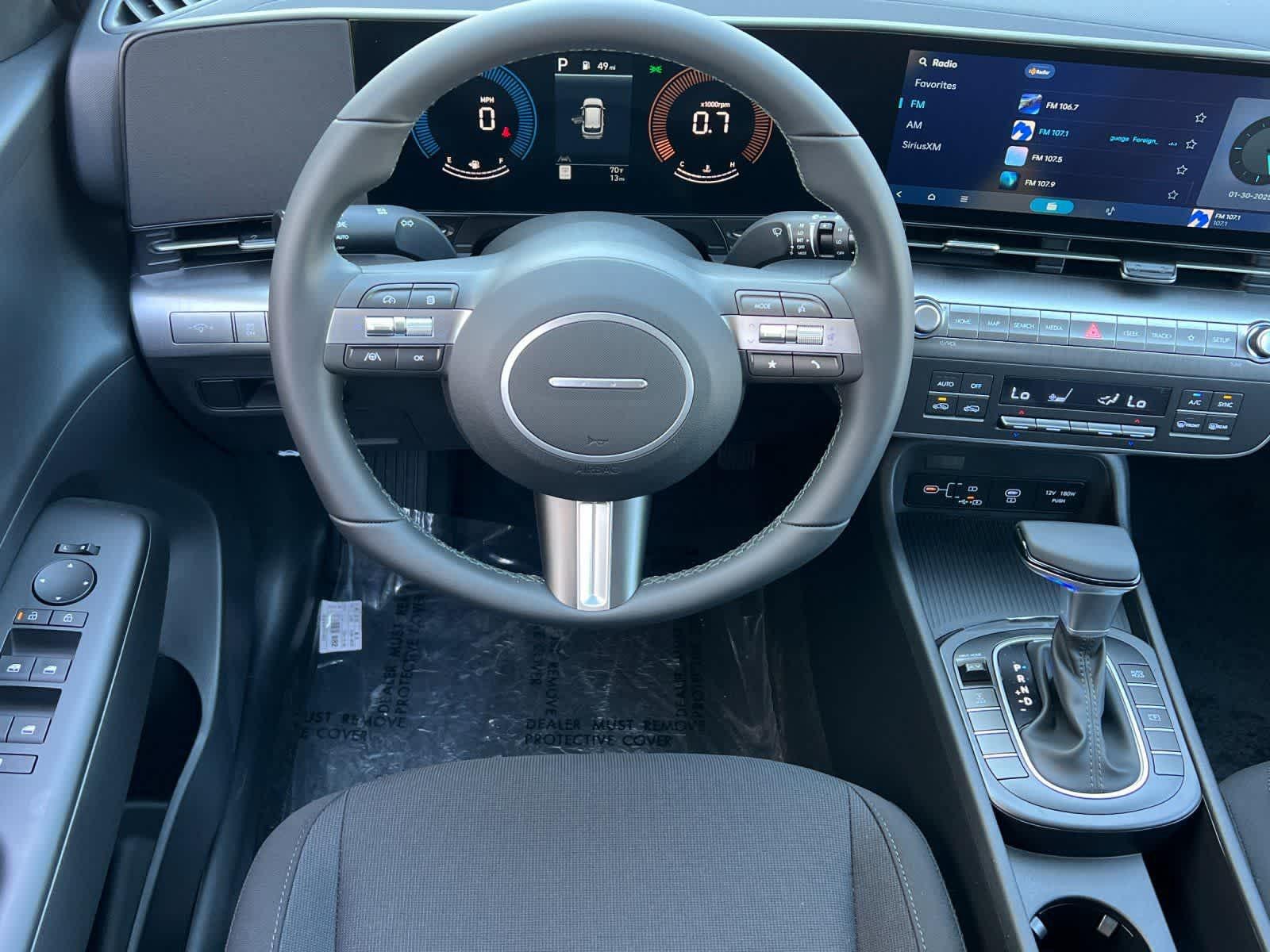 2025 Hyundai Kona SEL - Photo 14