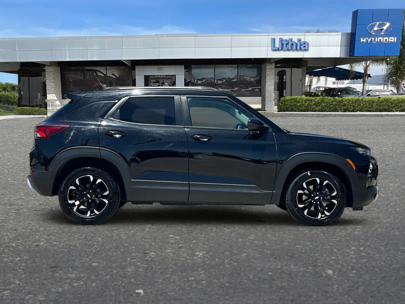 Thumbnail: 2023 Chevrolet TrailBlazer - 9