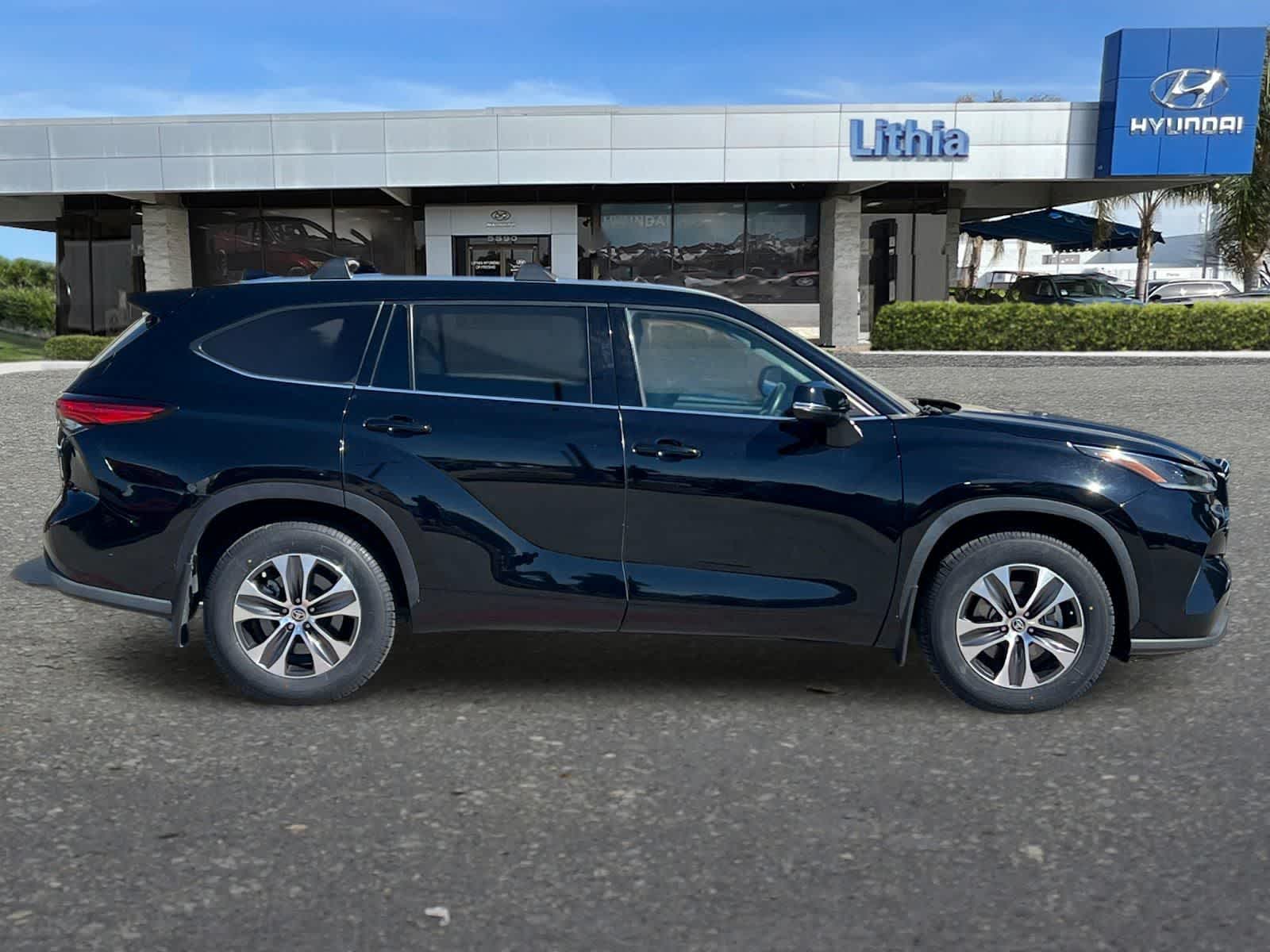 Thumbnail: 2021 Toyota Highlander - 9