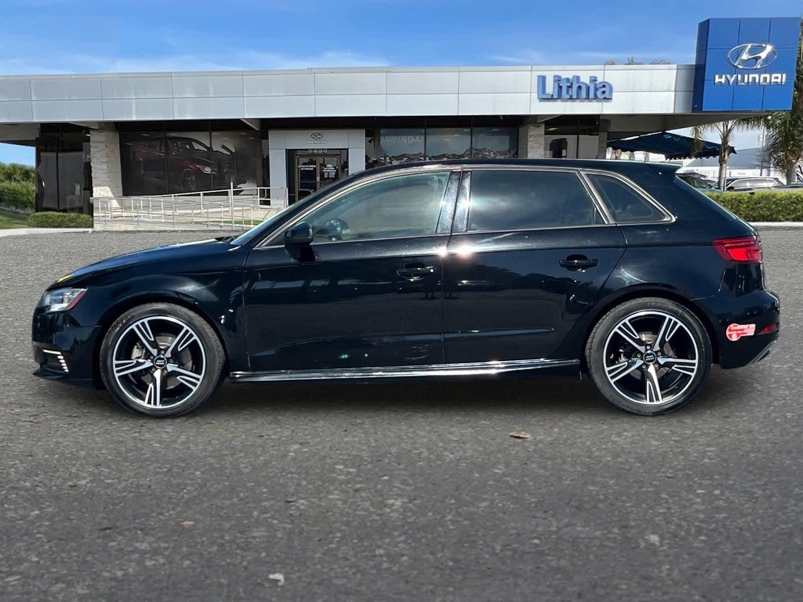 Thumbnail: 2017 Audi A3 e-tron - 5