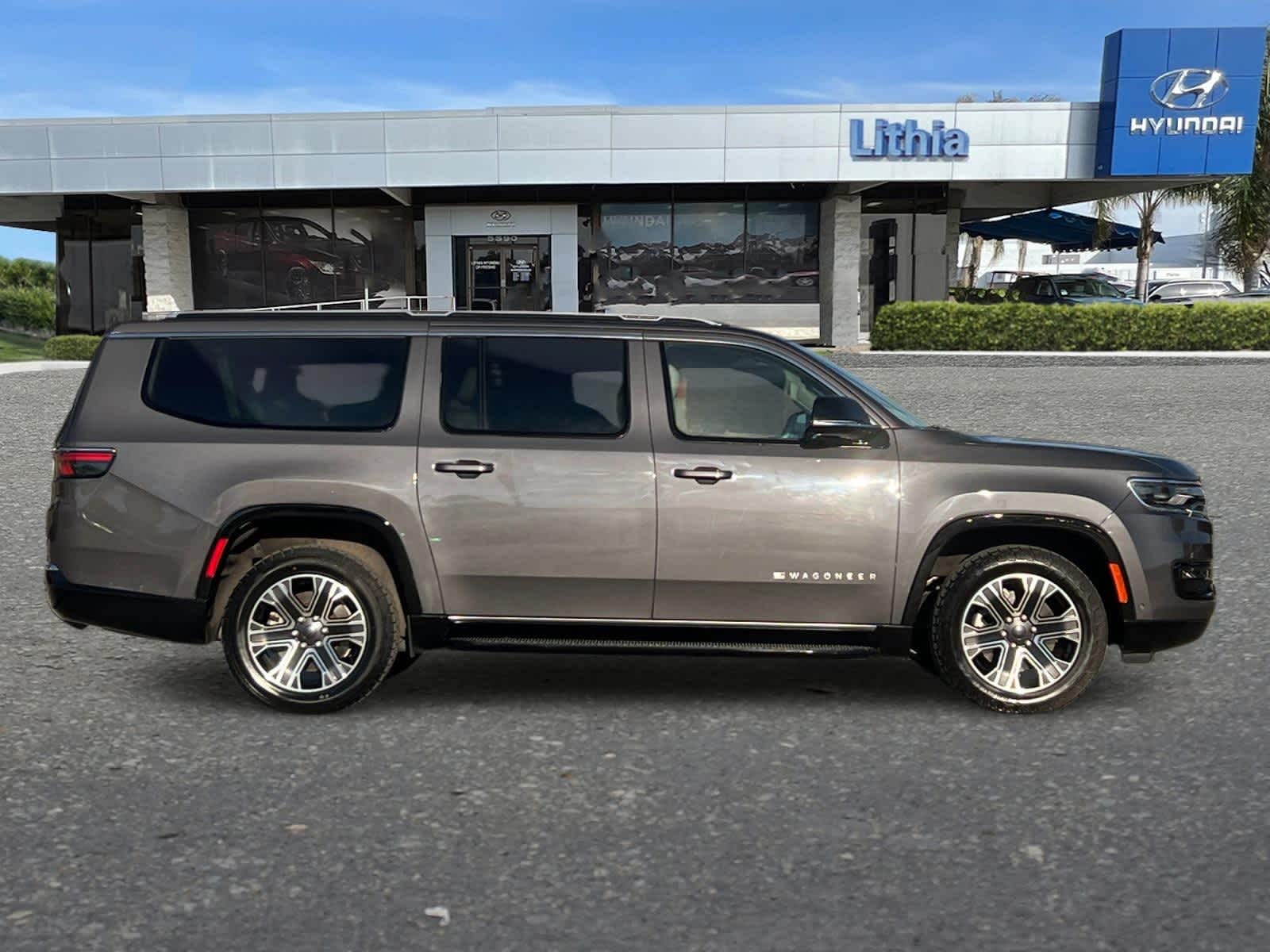 Thumbnail: 2024 Jeep Wagoneer - 9