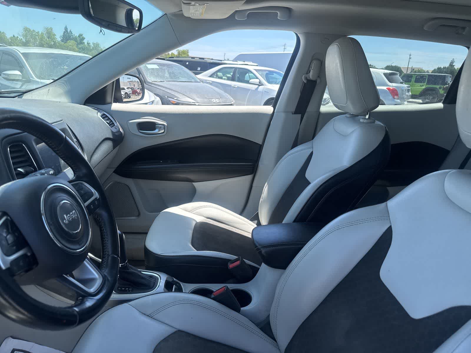 Thumbnail: 2020 Jeep Compass - 21