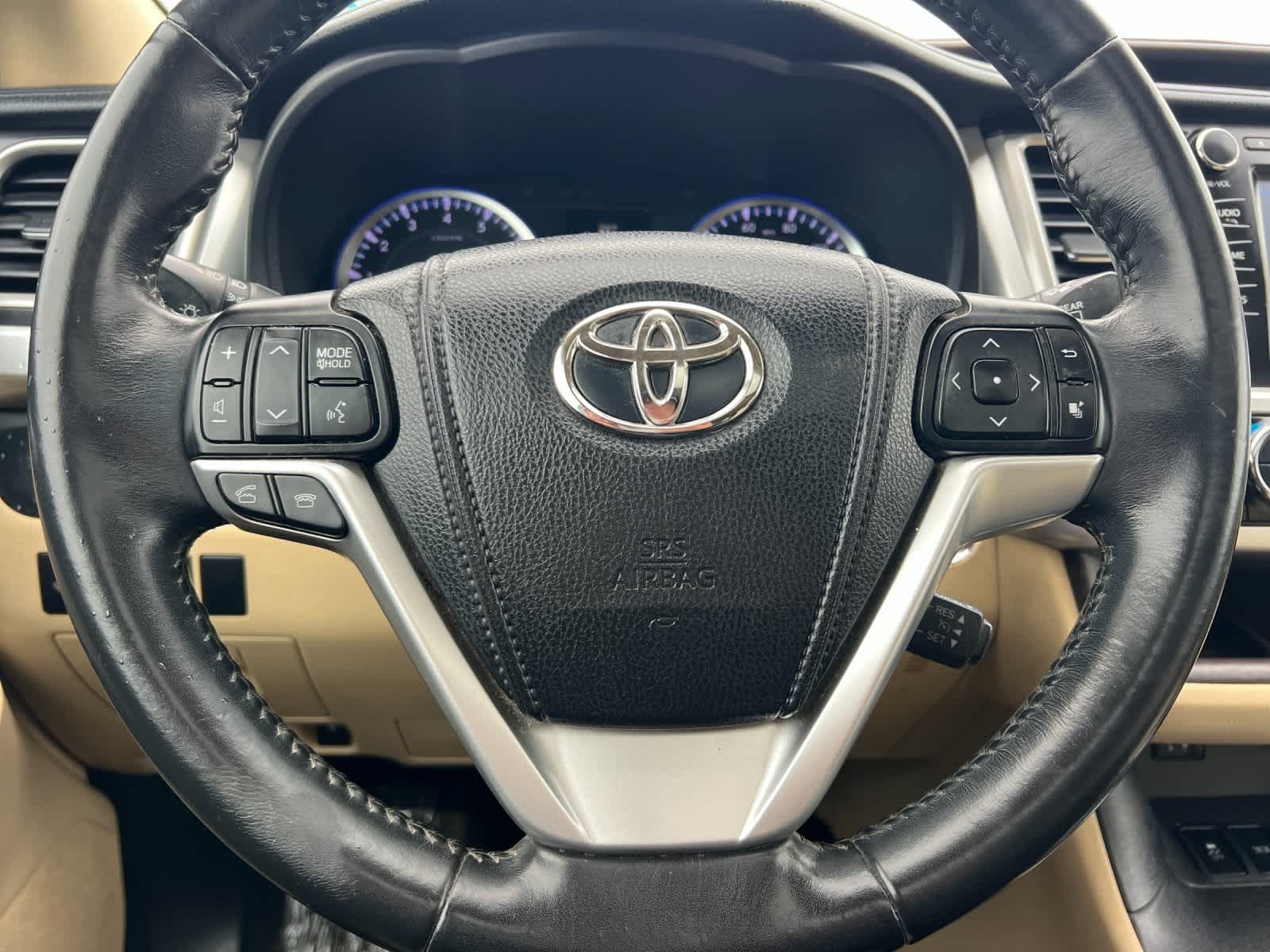 Thumbnail: 2015 Toyota Highlander - 25