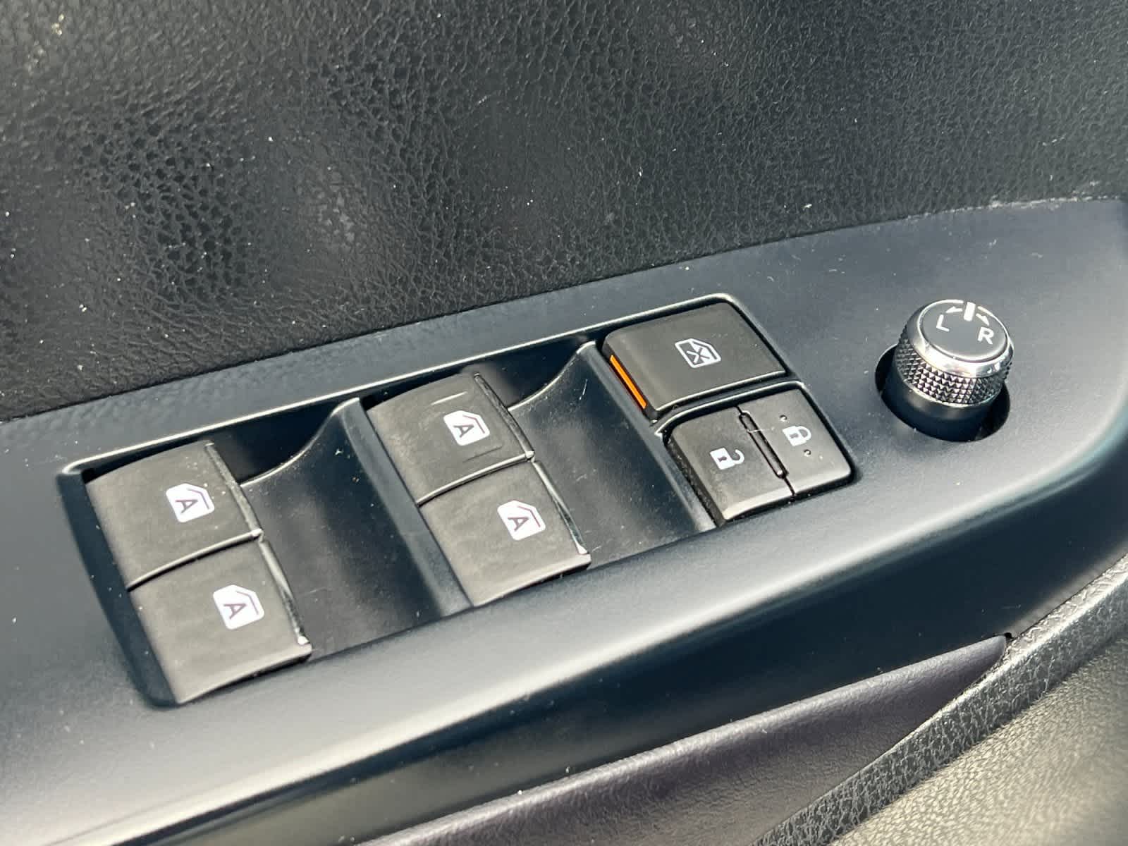 Thumbnail: 2016 Toyota Highlander - 13