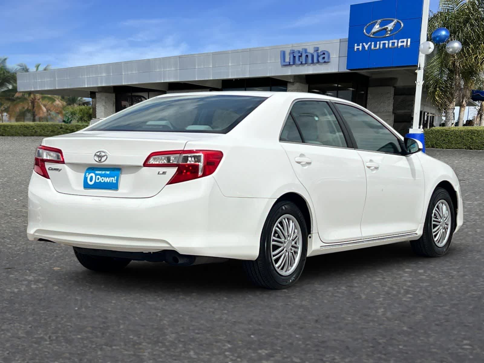 2012 Toyota Camry LE photo 2