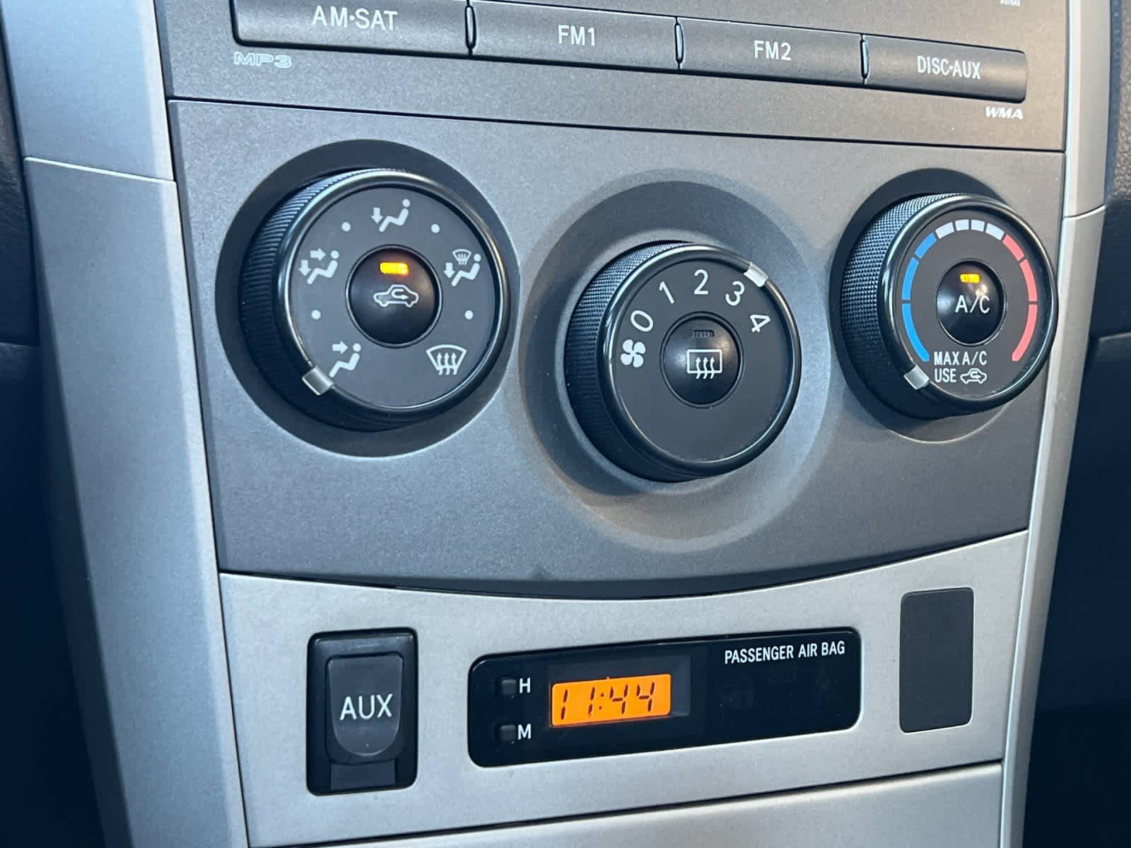 Thumbnail: 2010 Toyota Corolla - 19