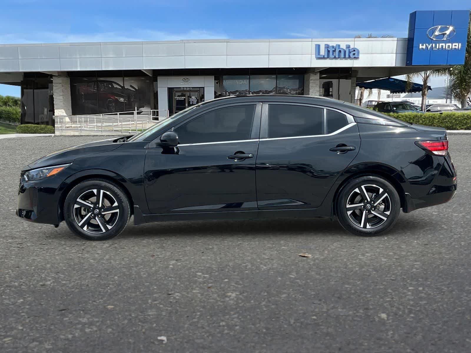 2024 Nissan Sentra SV photo 5