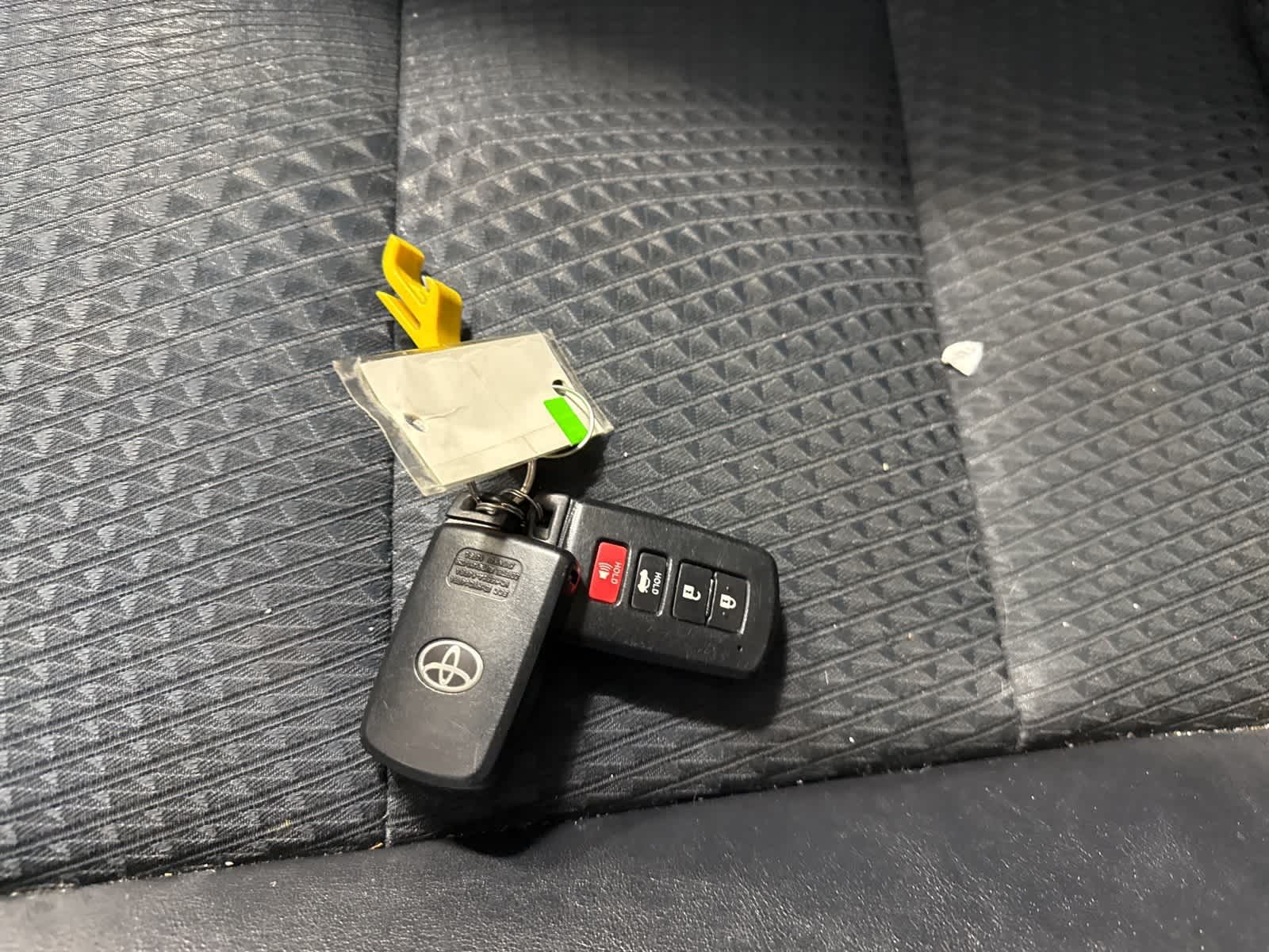 Thumbnail: 2014 Toyota Camry - 23