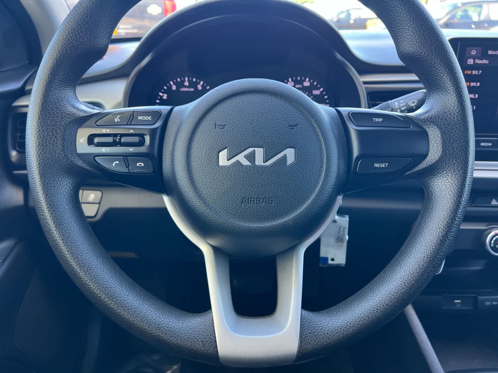 Thumbnail: 2022 Kia Rio - 22