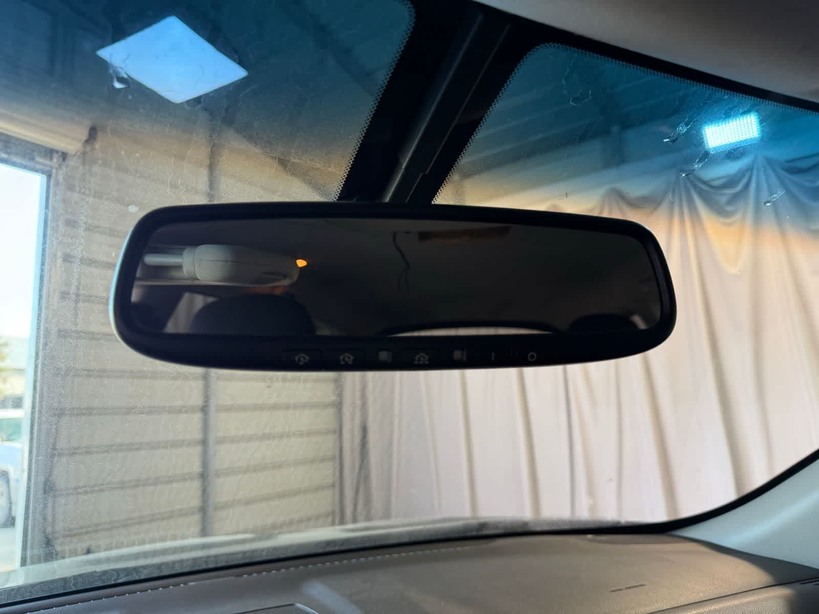 Thumbnail: 2015 Nissan Pathfinder - 23