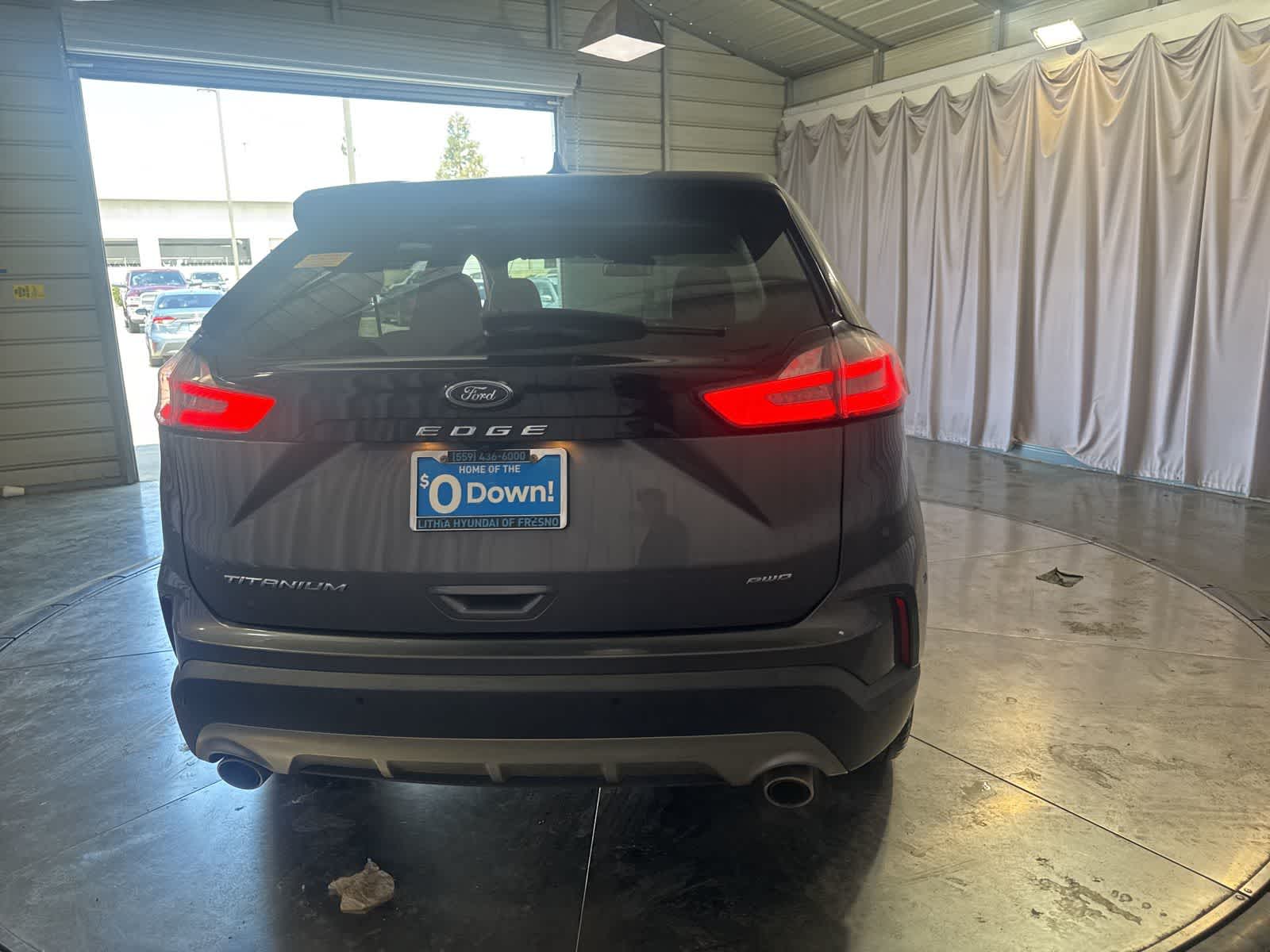 2022 Ford Edge Titanium photo 5