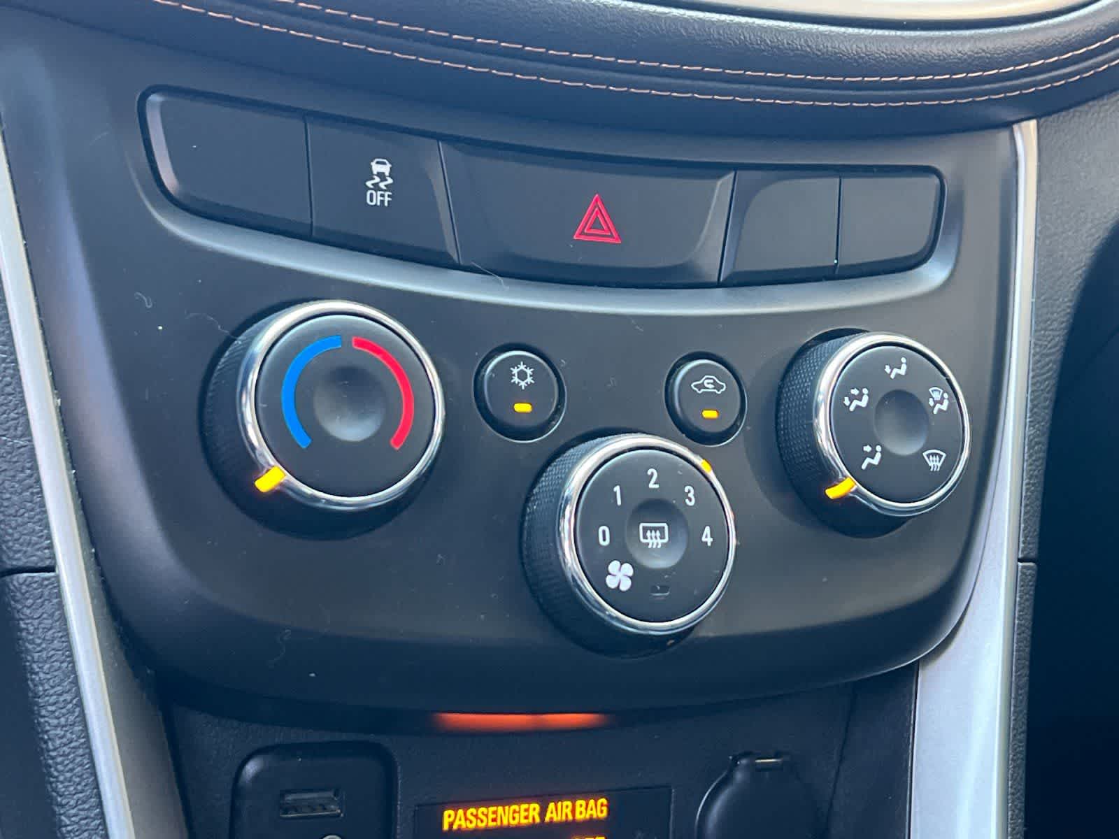 Thumbnail: 2020 Chevrolet Trax - 21