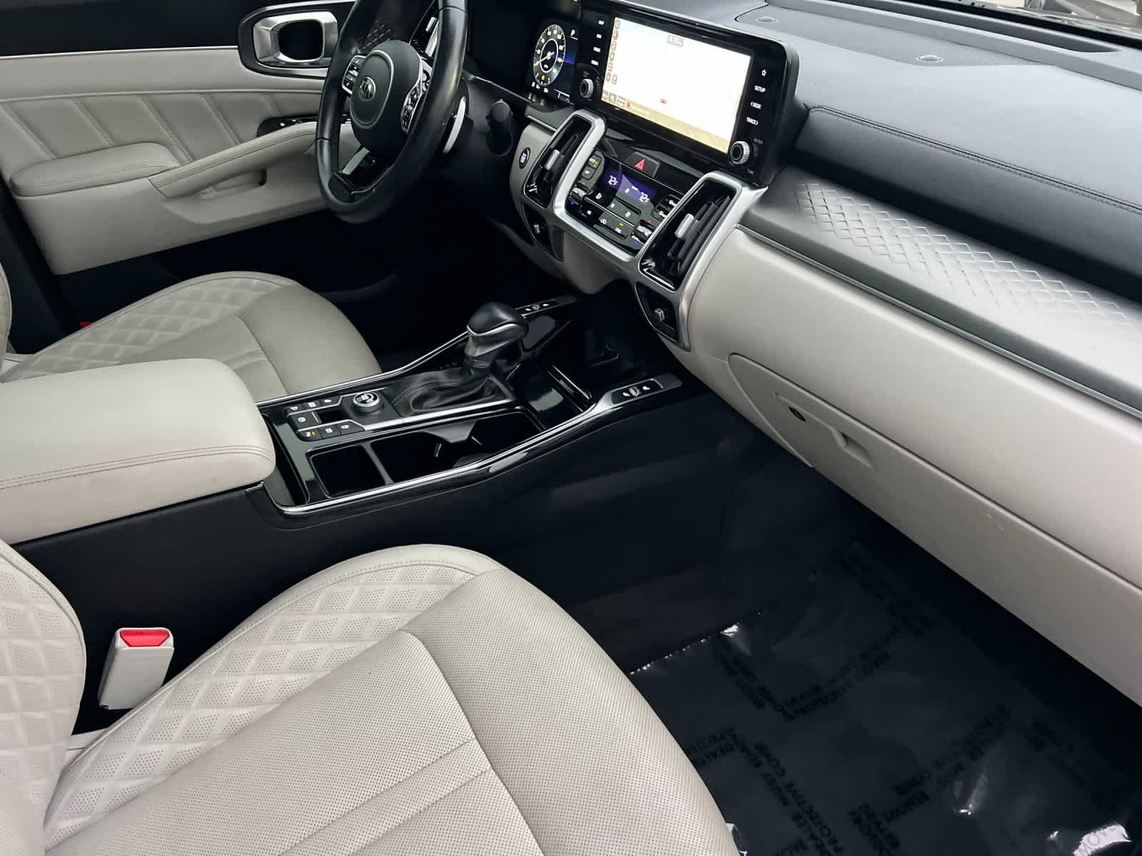 Thumbnail: 2021 Kia Sorento - 17