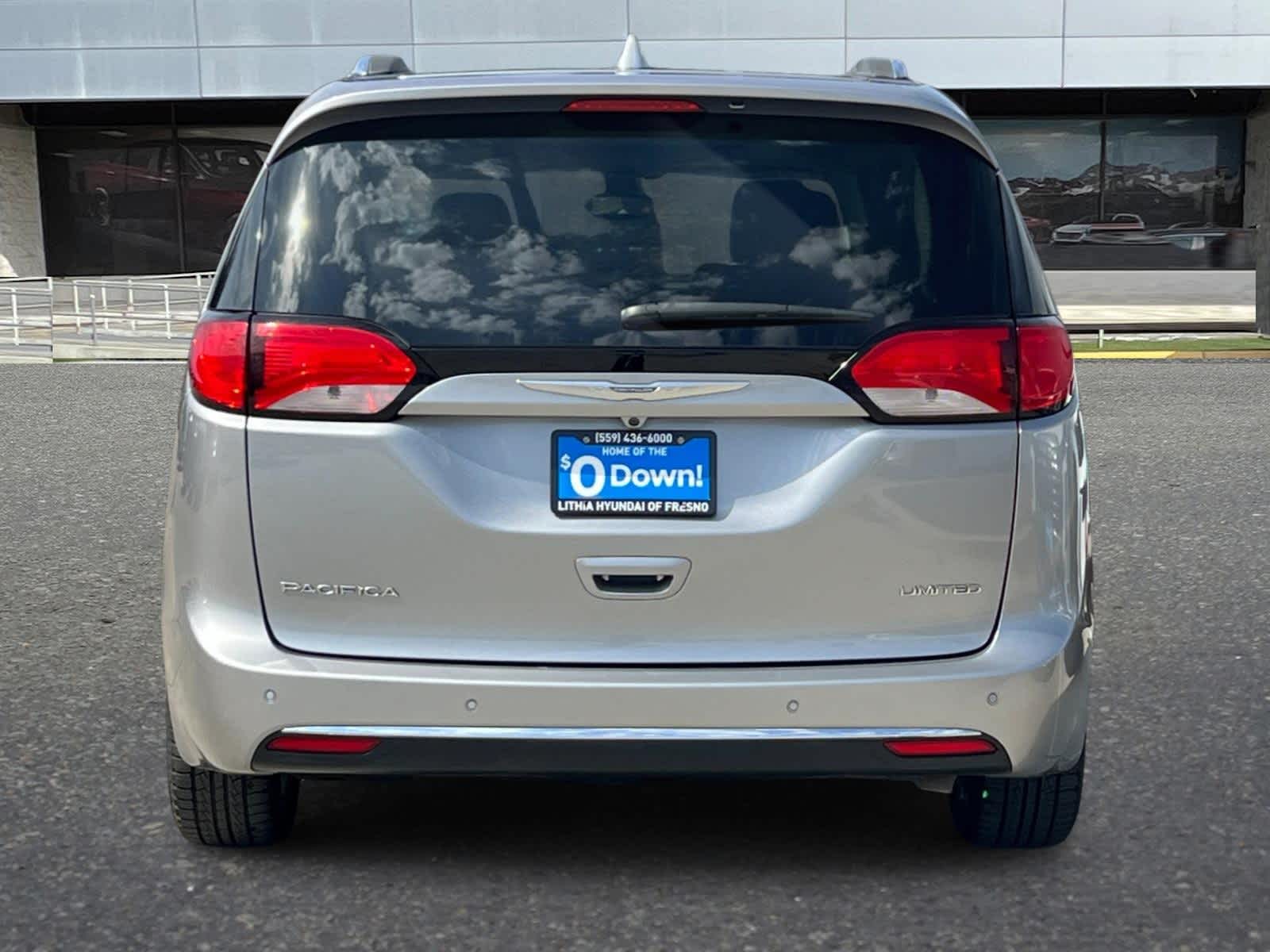 Thumbnail: 2017 Chrysler Pacifica - 7