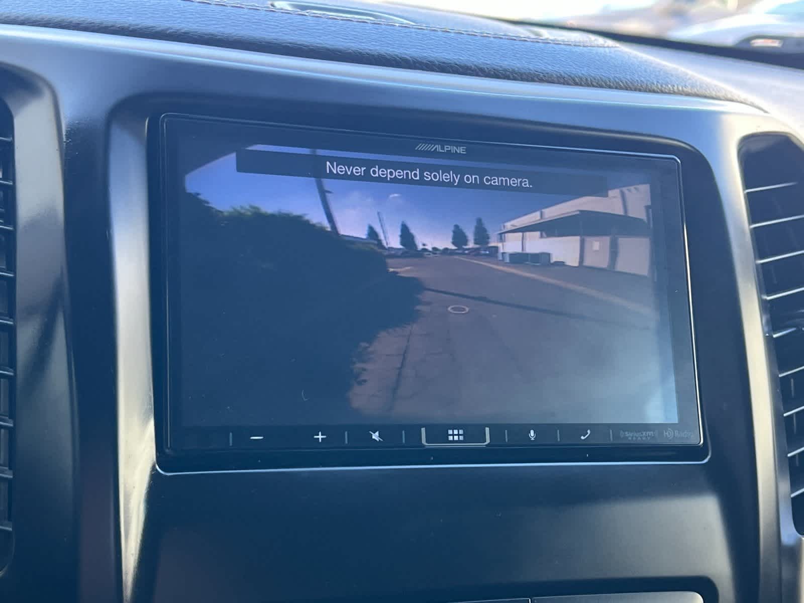 Thumbnail: 2016 Jeep Cherokee - 19
