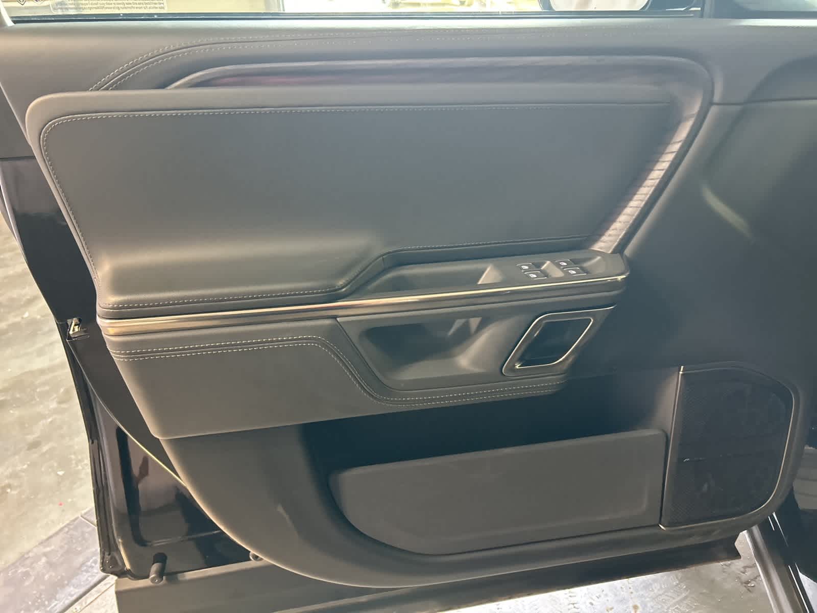 Thumbnail: 2022 Rivian R1T - 23