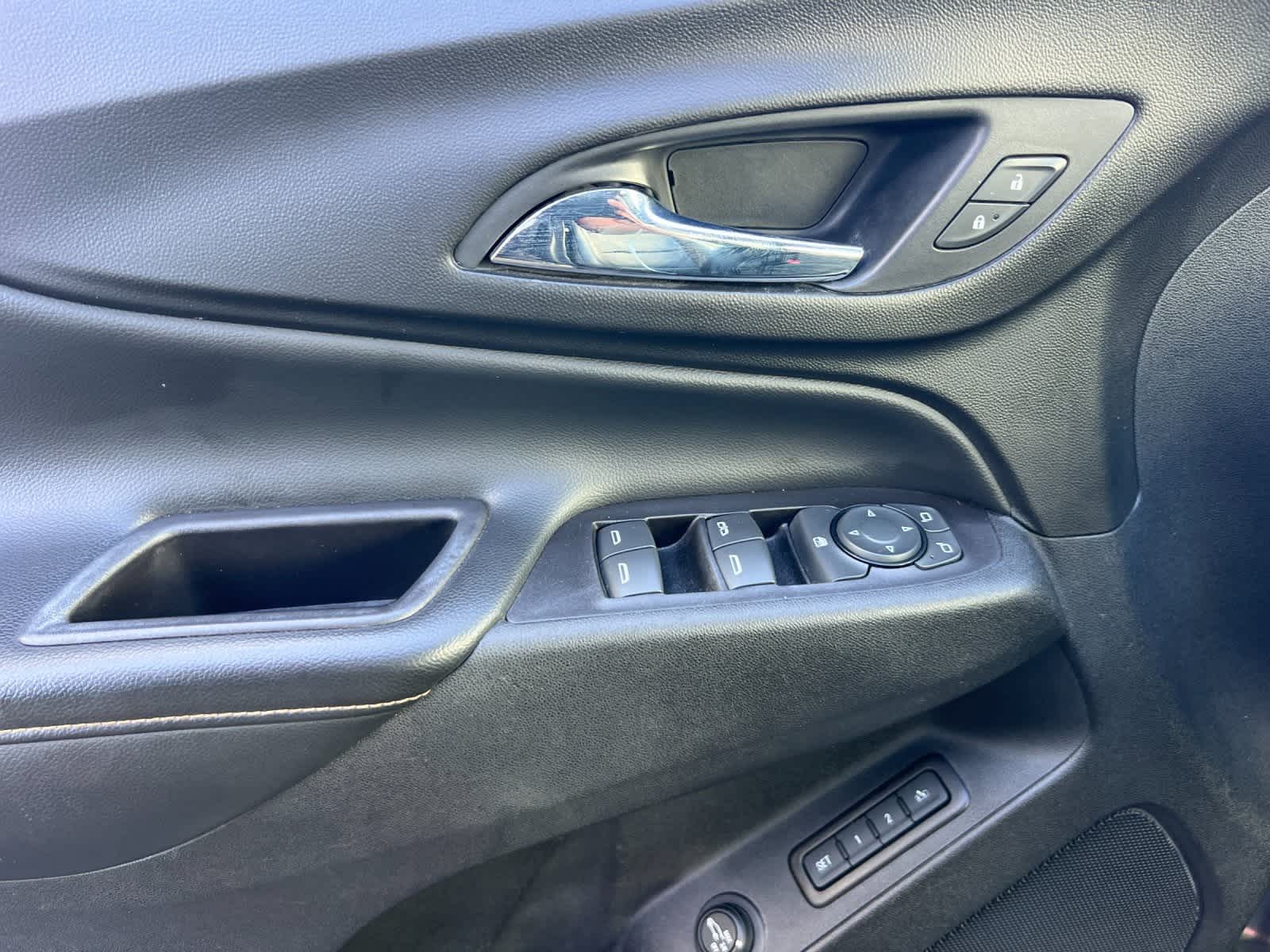 Thumbnail: 2018 Chevrolet Equinox - 12