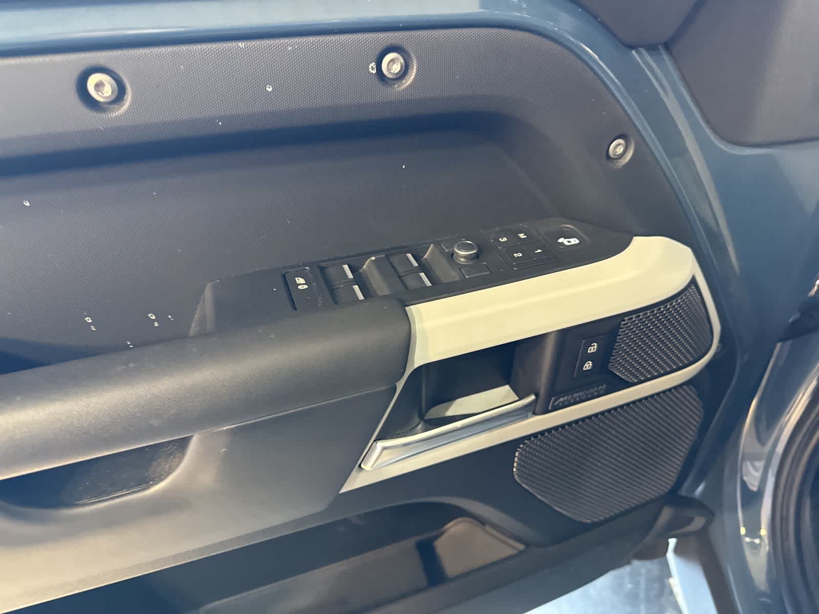 Thumbnail: 2020 Land Rover Defender - 15