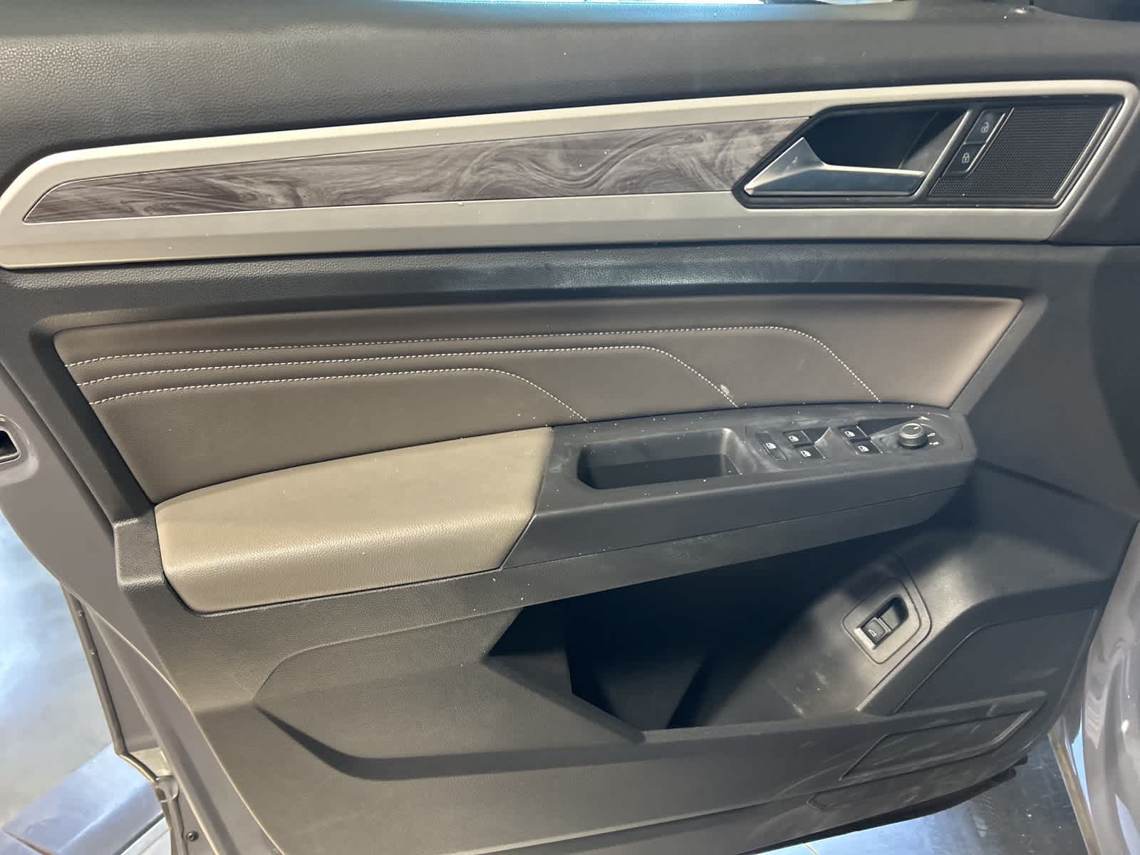 Thumbnail: 2021 Volkswagen Atlas - 23