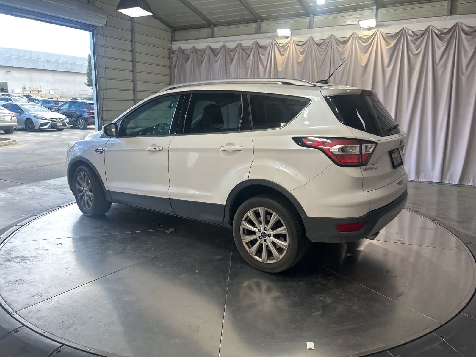 Thumbnail: 2017 Ford Escape - 14
