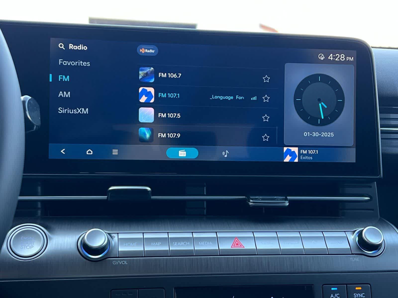 2025 Hyundai Kona SEL - Photo 18