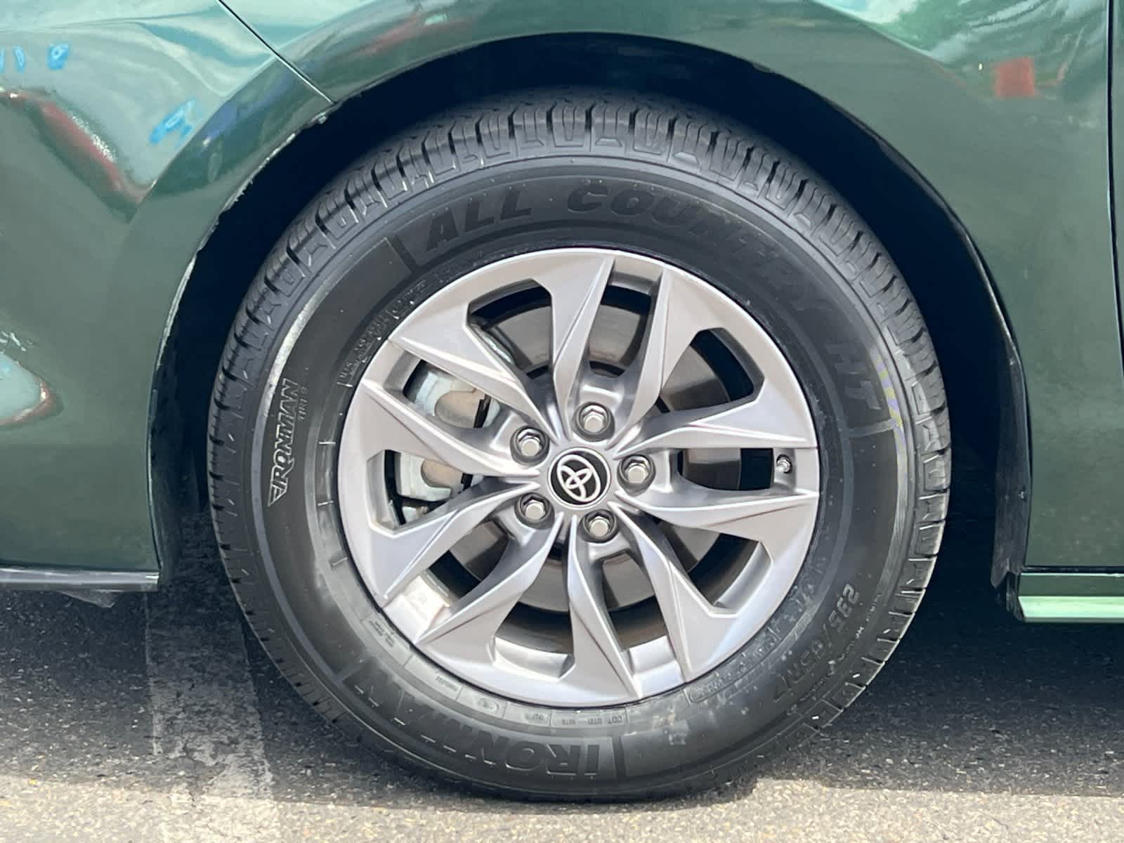 Thumbnail: 2023 Toyota Sienna - 26