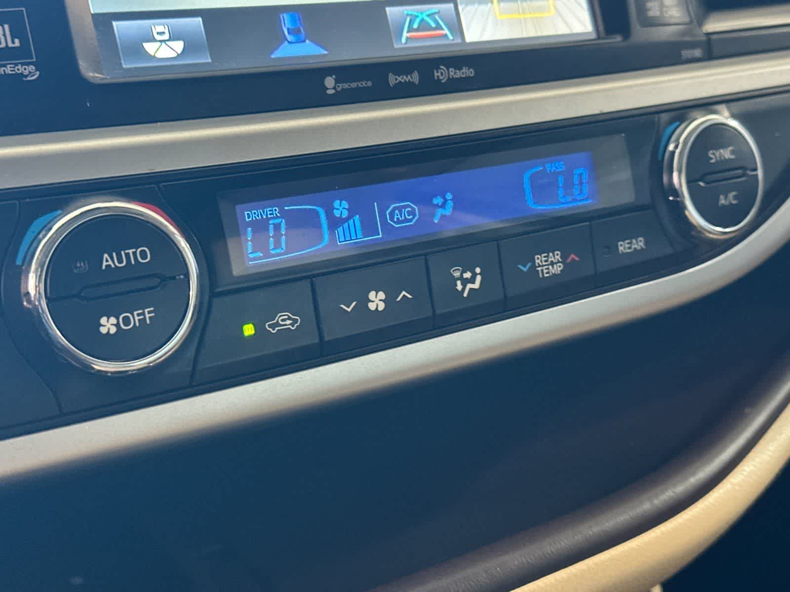 Thumbnail: 2018 Toyota Highlander - 21