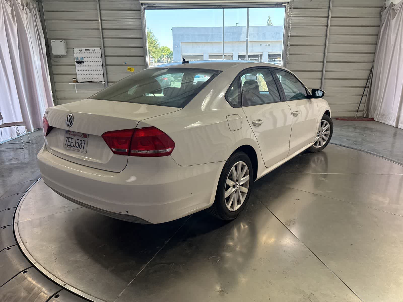Thumbnail: 2012 Volkswagen Passat - 5