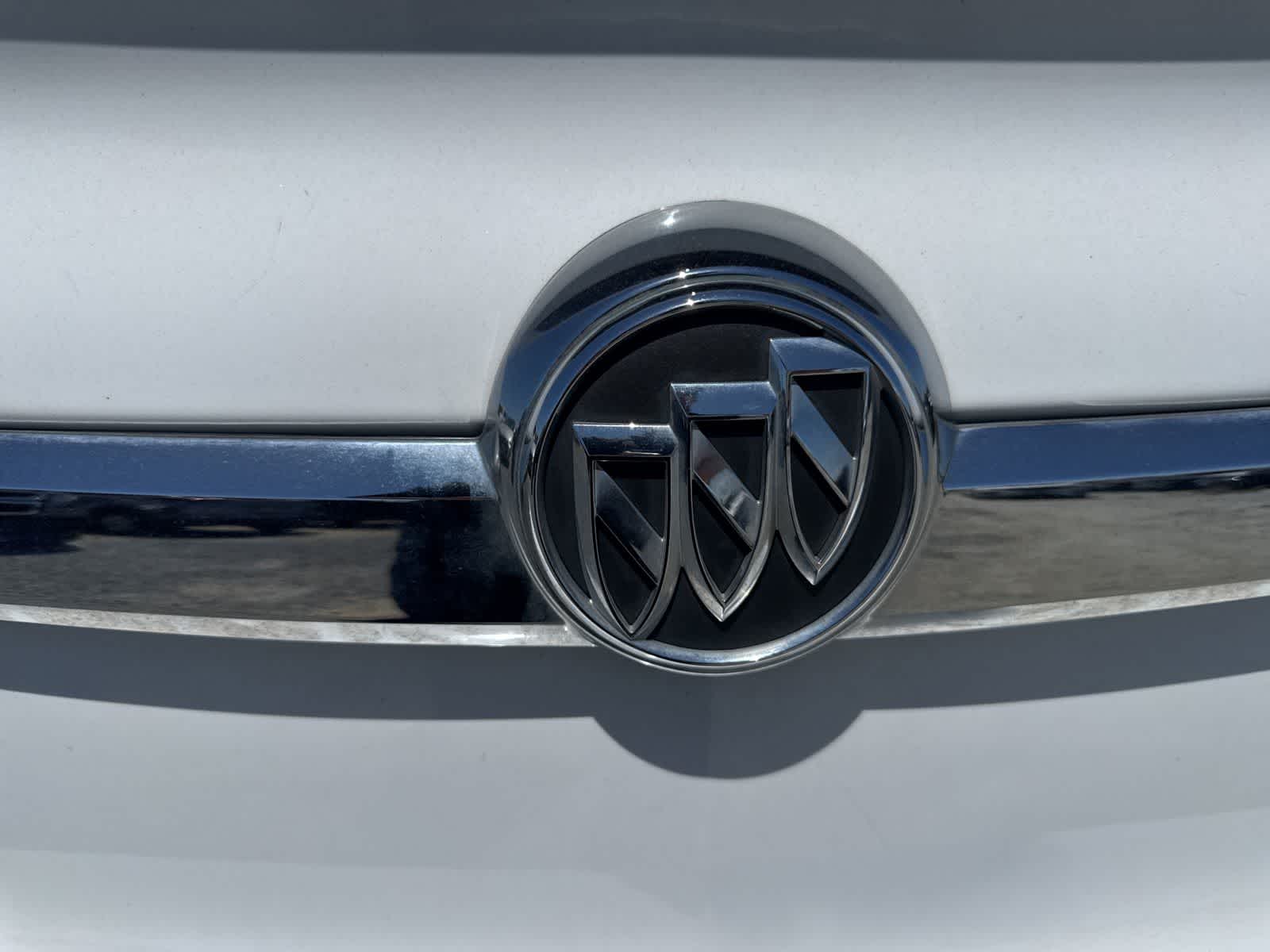 Thumbnail: 2017 Buick Regal - 8