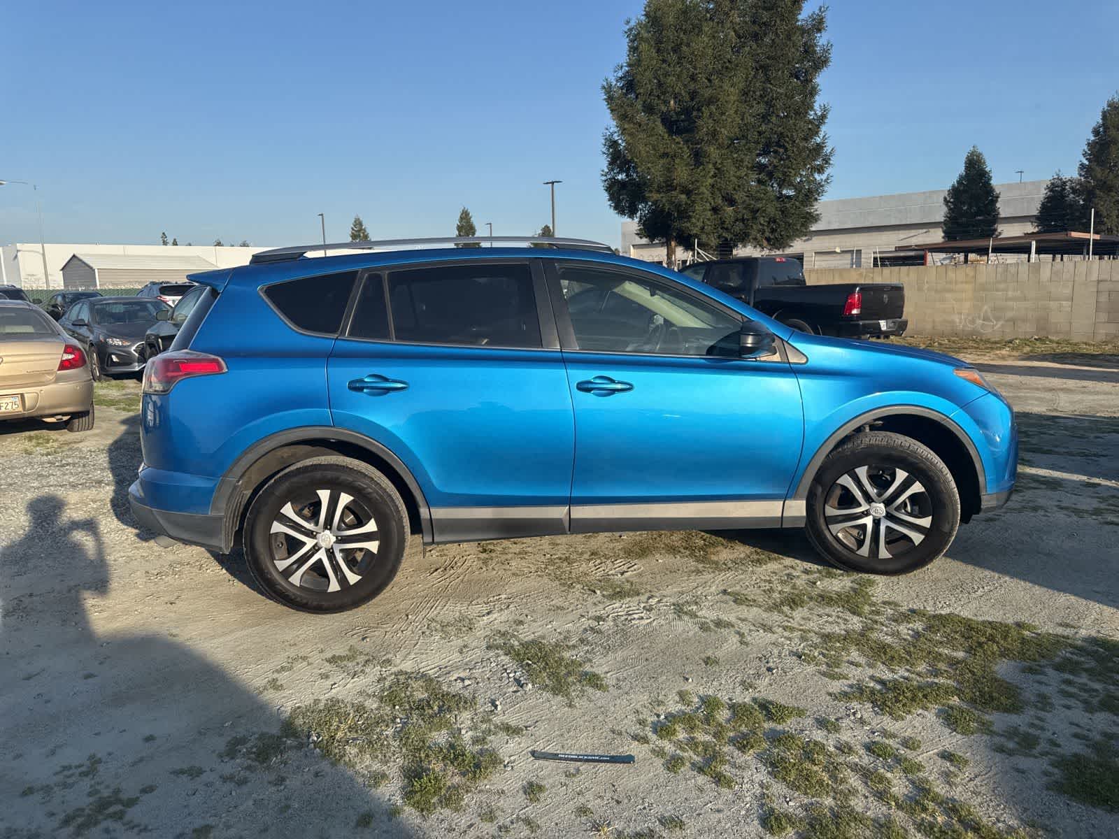 Thumbnail: 2017 Toyota RAV4 - 4