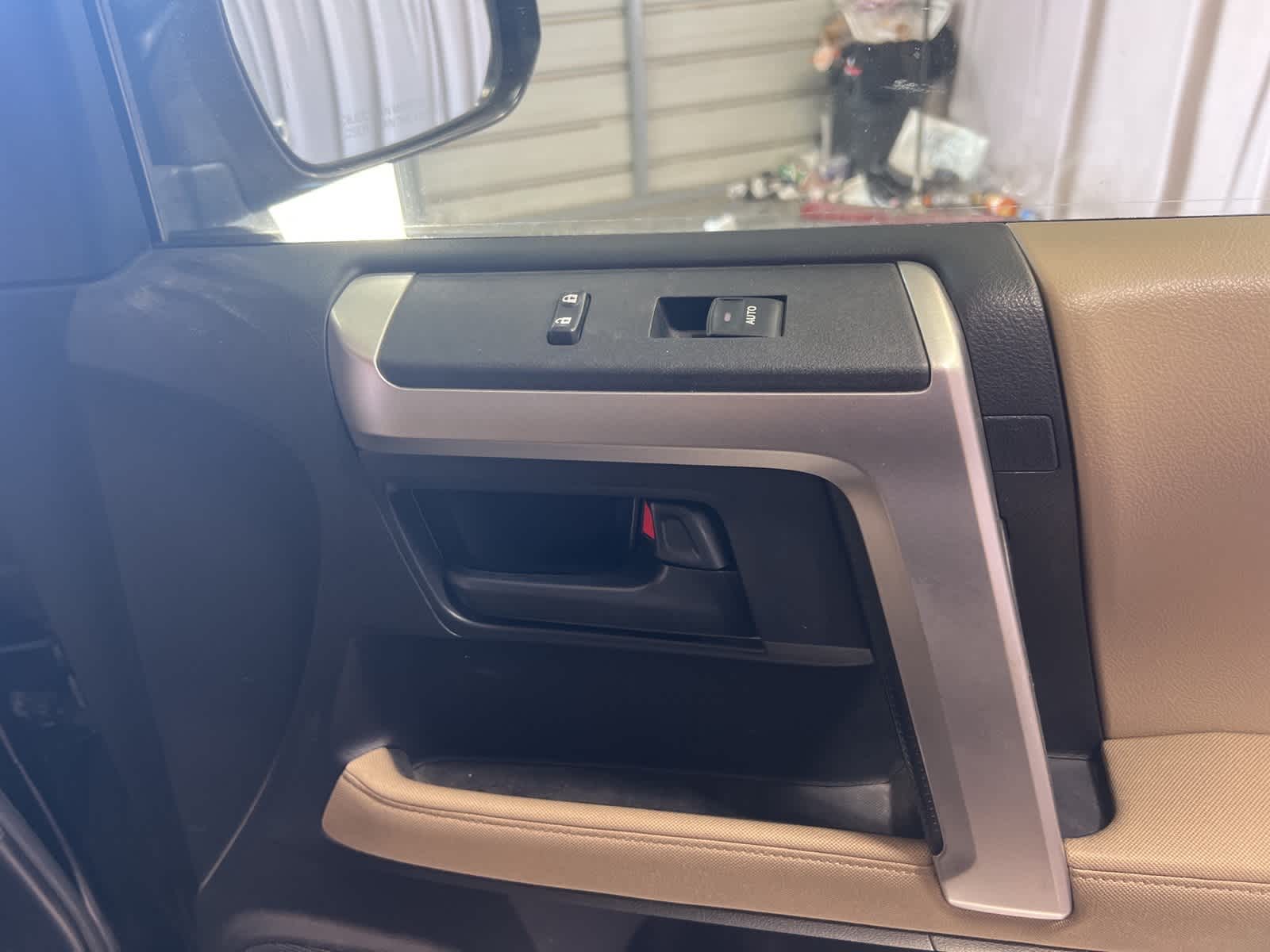 Thumbnail: 2010 Toyota 4Runner - 20
