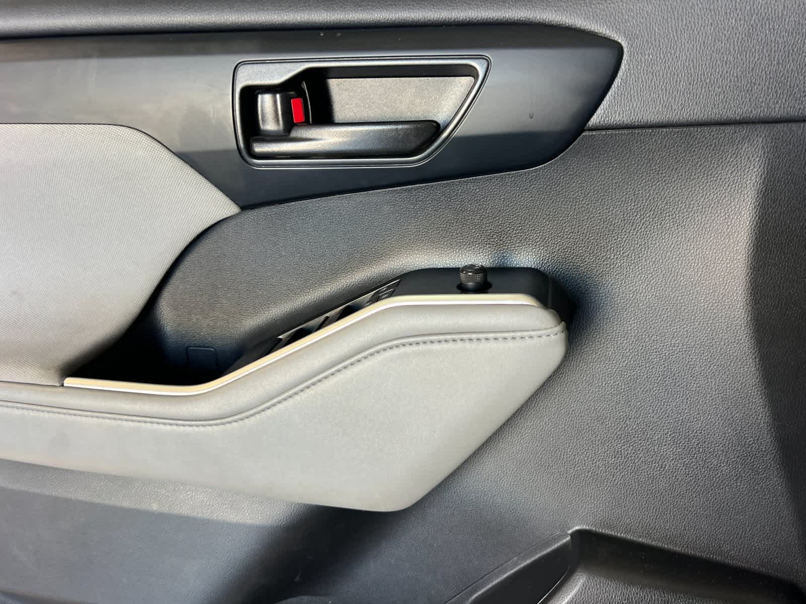 Thumbnail: 2022 Toyota Highlander - 12