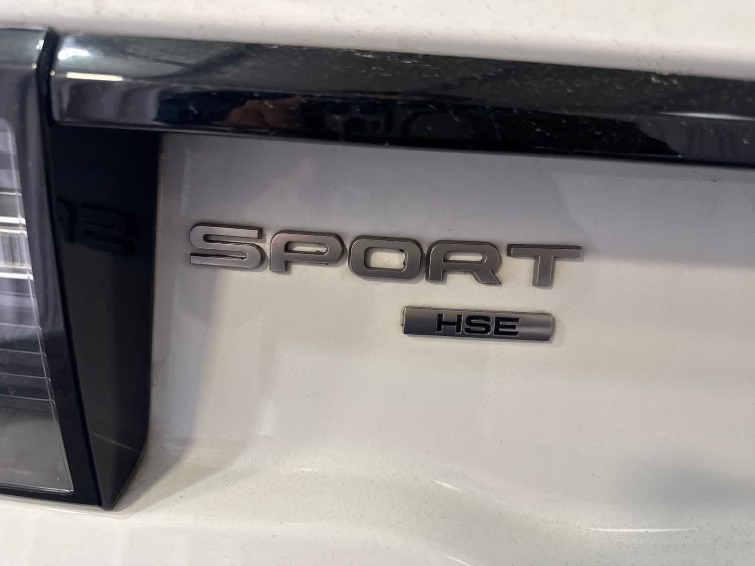 Thumbnail: 2018 Land Rover Discovery Sport - 10