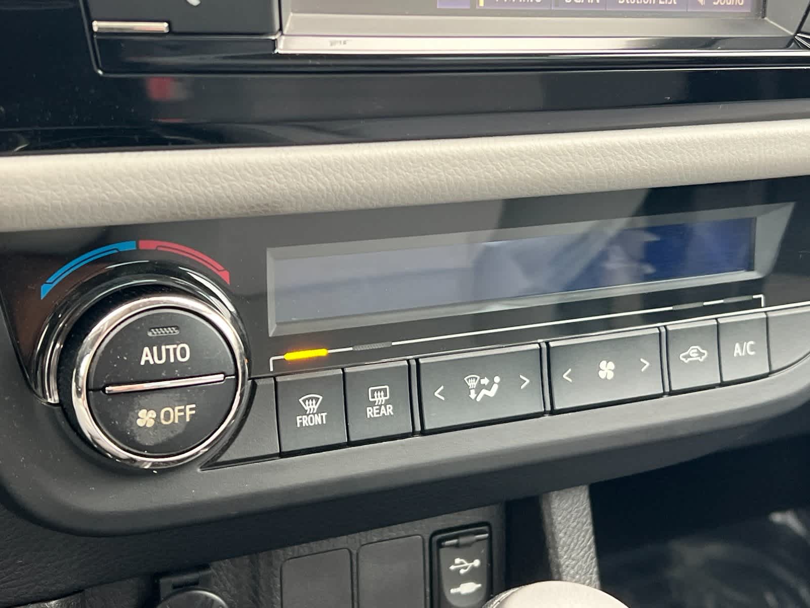 Thumbnail: 2014 Toyota Corolla - 20