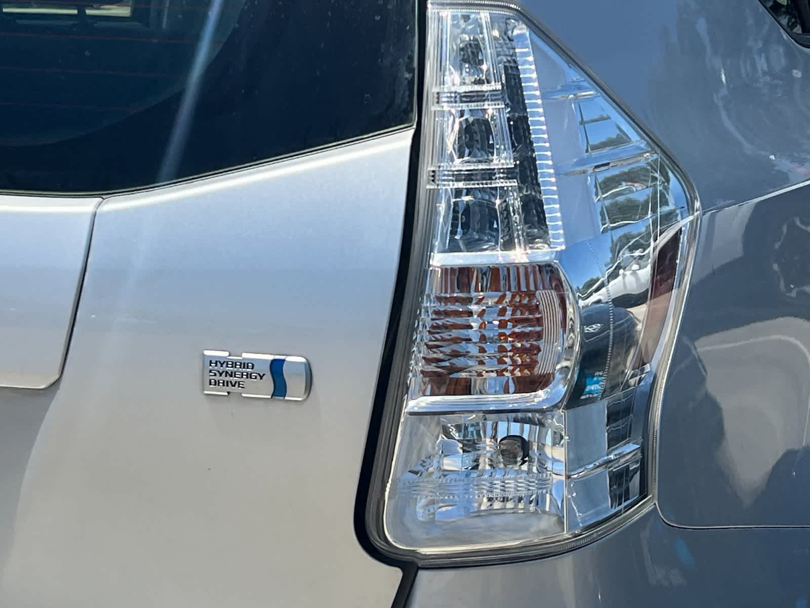 Thumbnail: 2014 Toyota Prius v - 26