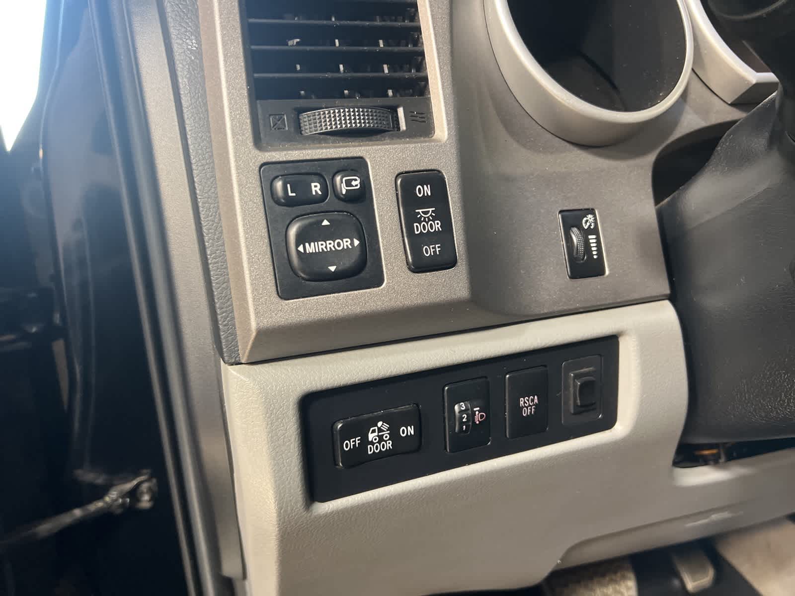 Thumbnail: 2011 Toyota Tundra - 22