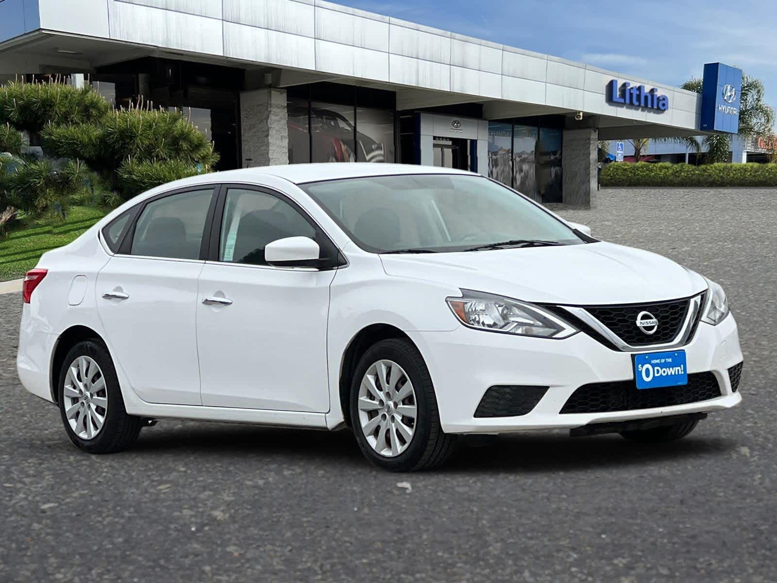 Thumbnail: 2016 Nissan Sentra - 9