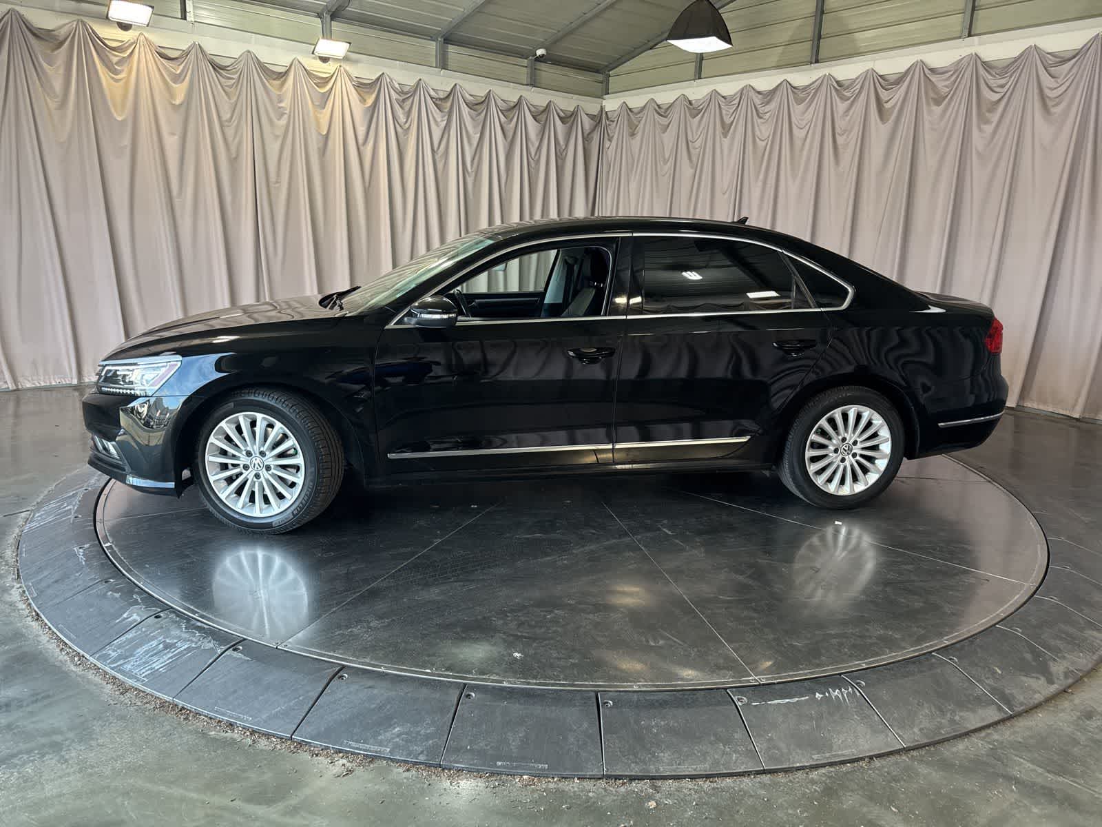 2016 Volkswagen Passat 1.8T SE w/PZEV photo 6