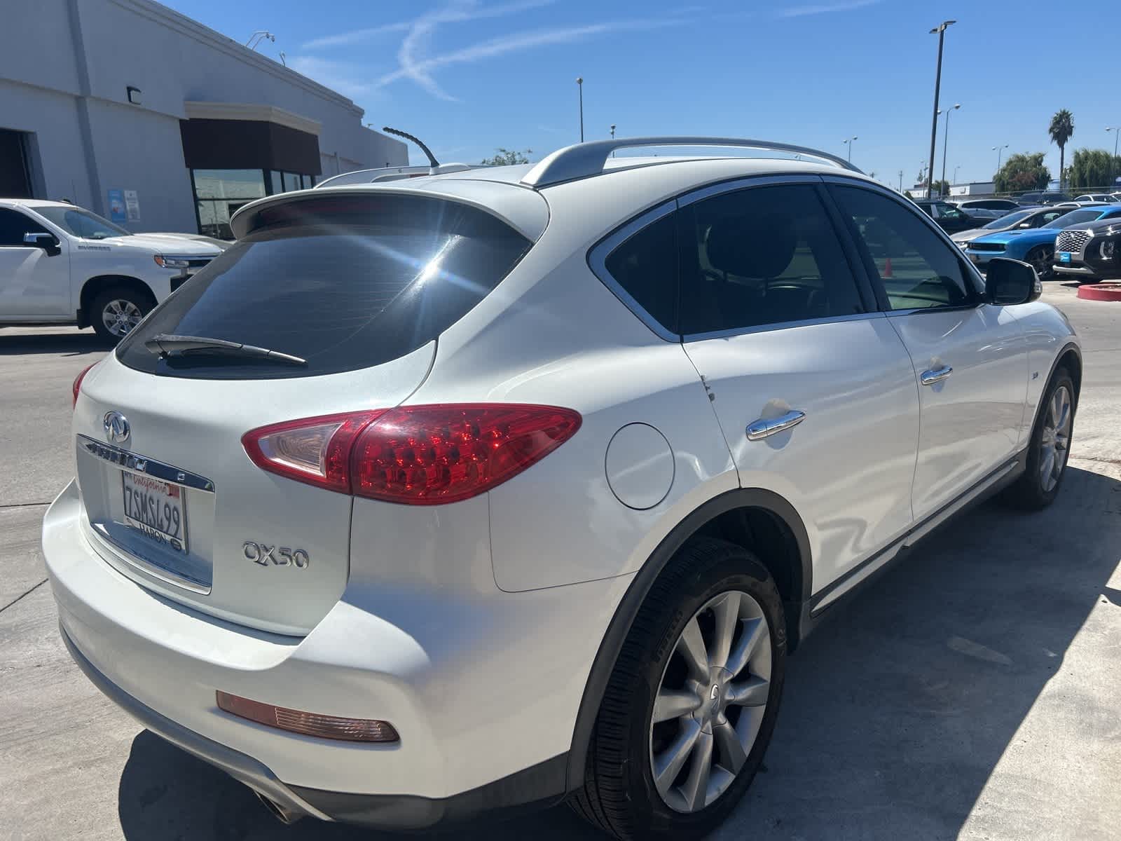 Thumbnail: 2016 INFINITI QX50 - 9