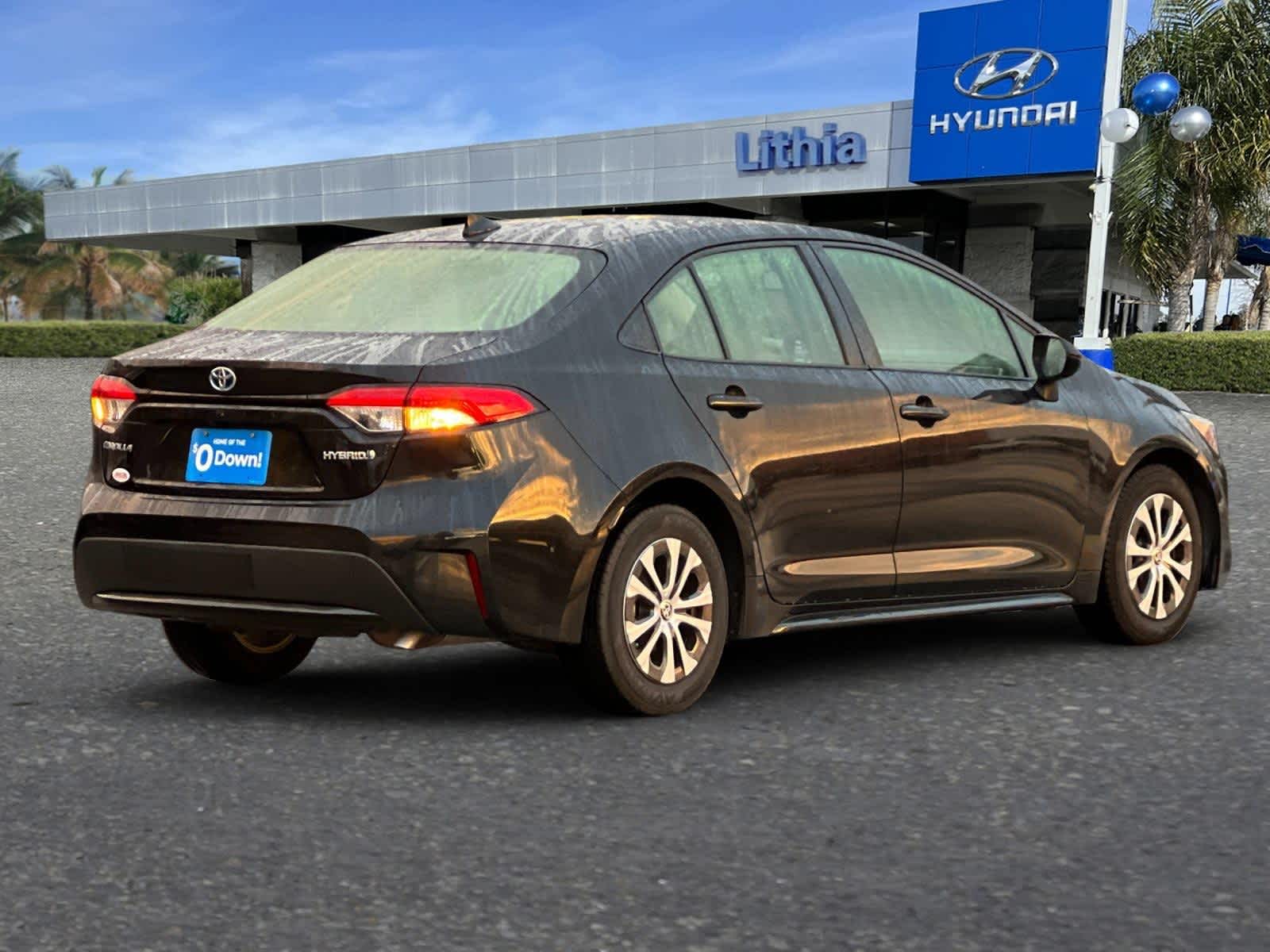 2022 Toyota Corolla Hybrid LE photo 2