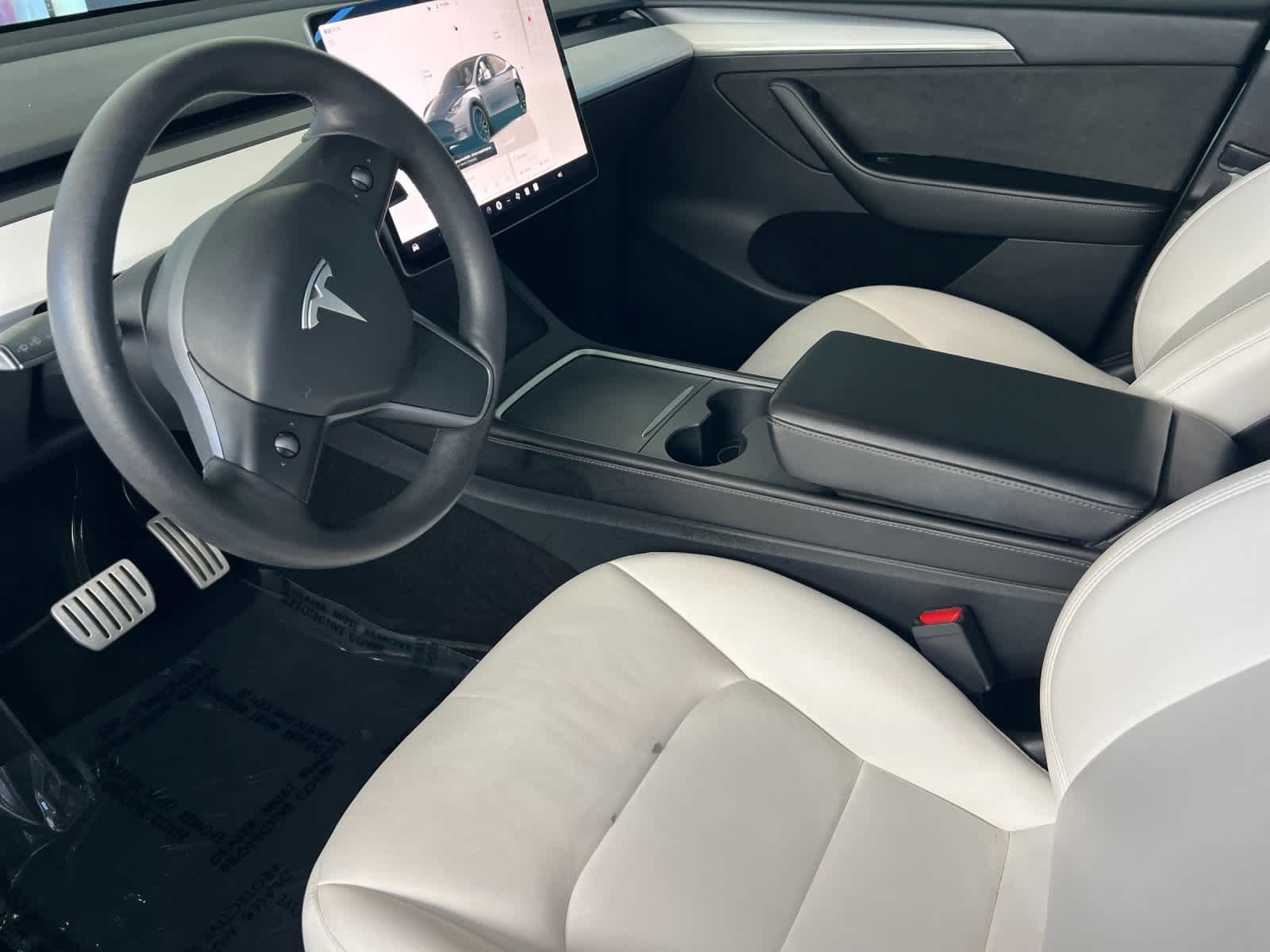 Thumbnail: 2023 Tesla Model Y - 12