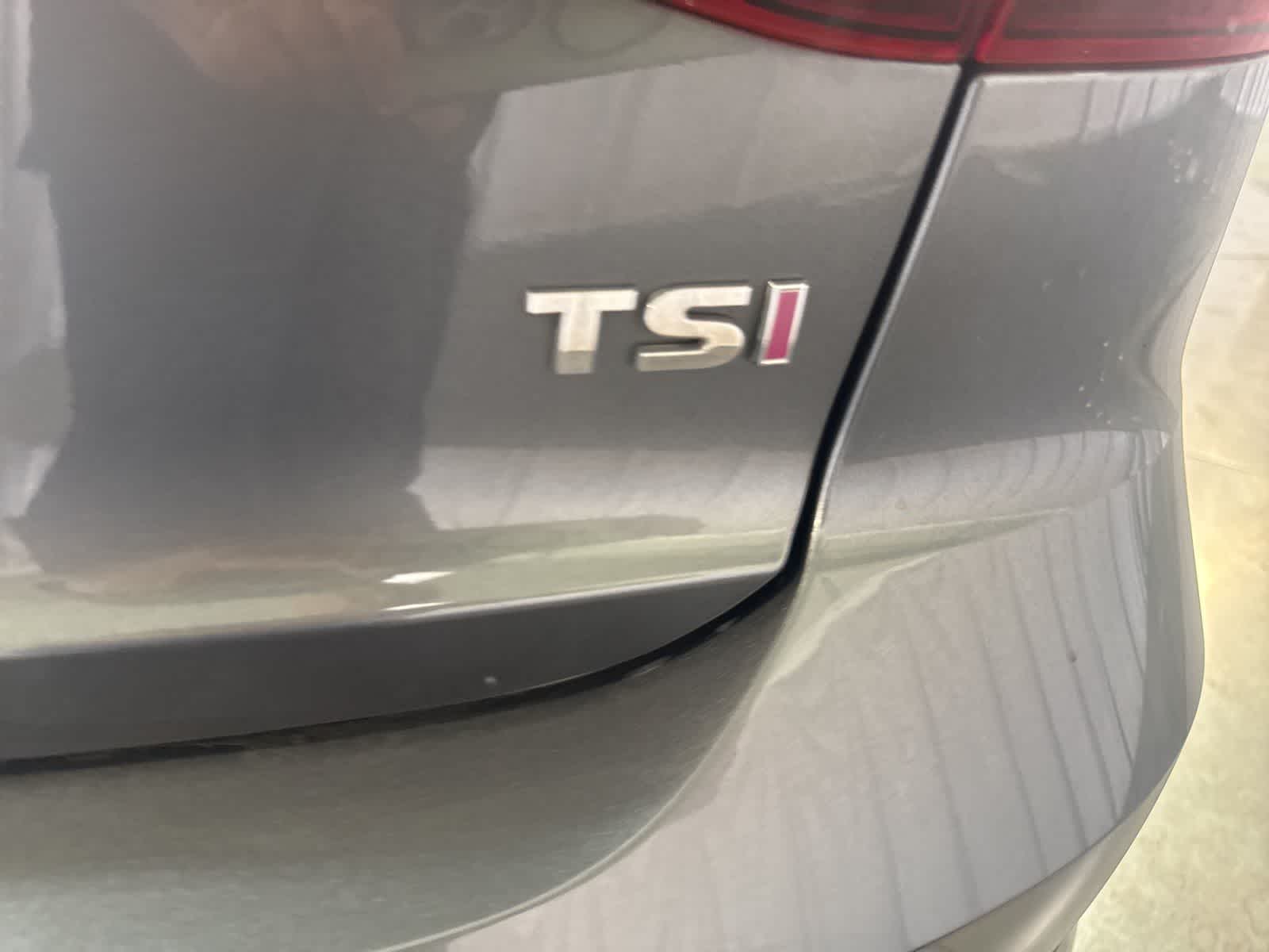 Thumbnail: 2017 Volkswagen Jetta - 14