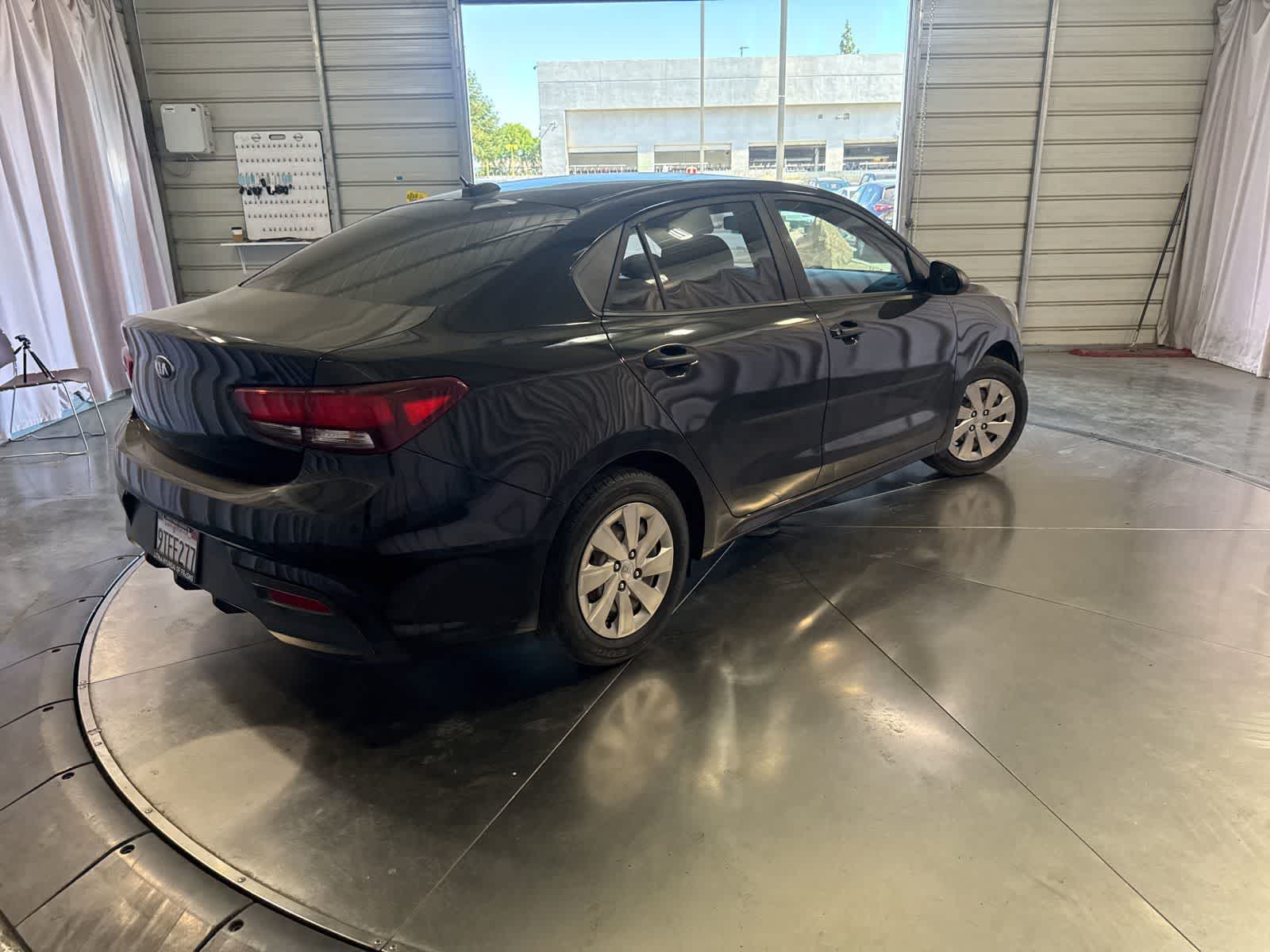 Thumbnail: 2018 Kia Rio - 5