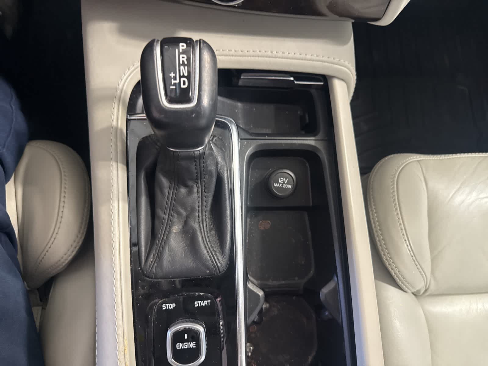 Thumbnail: 2016 Volvo XC90 - 30