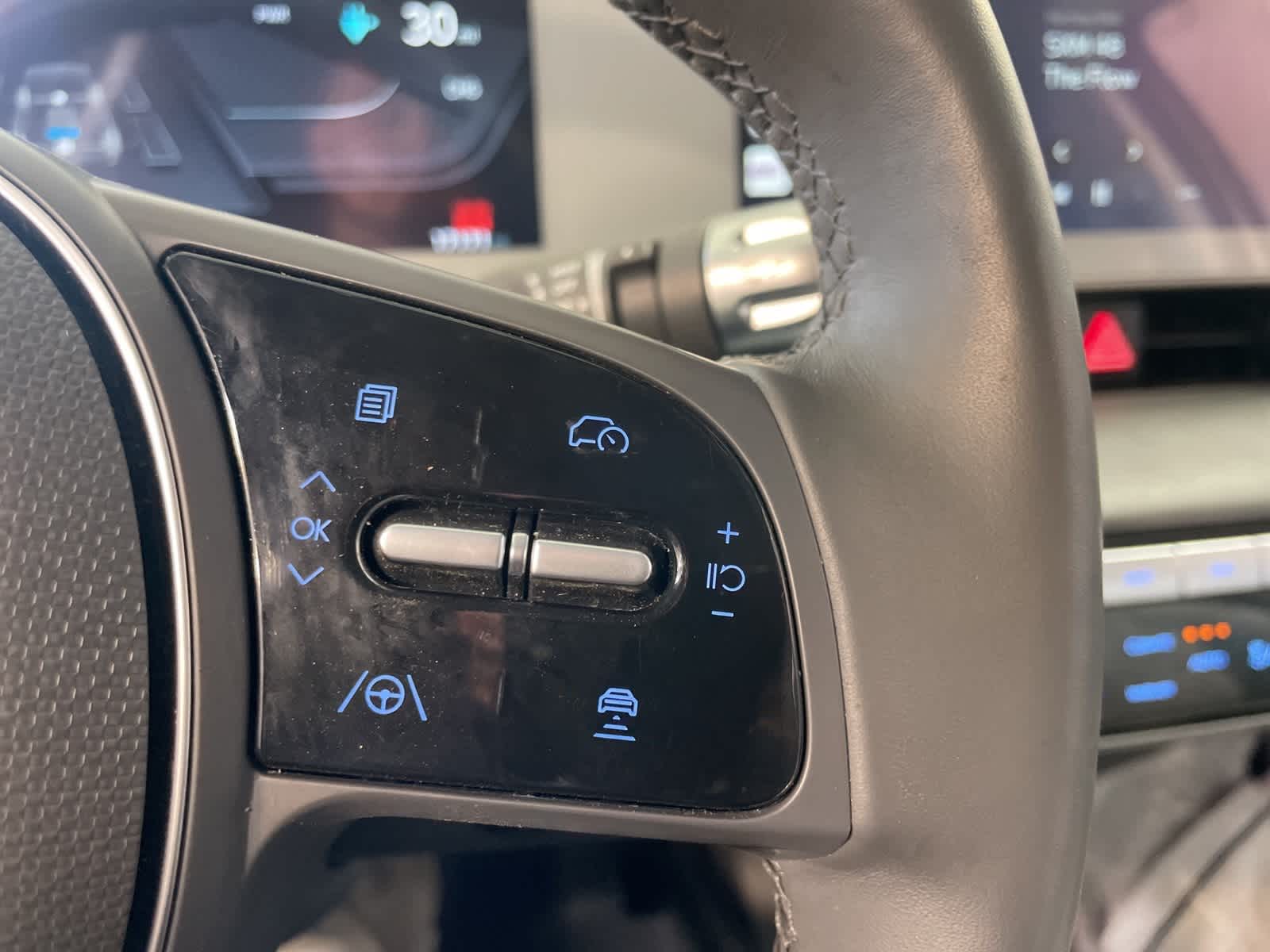 Thumbnail: 2023 Hyundai Ioniq 5 - 21